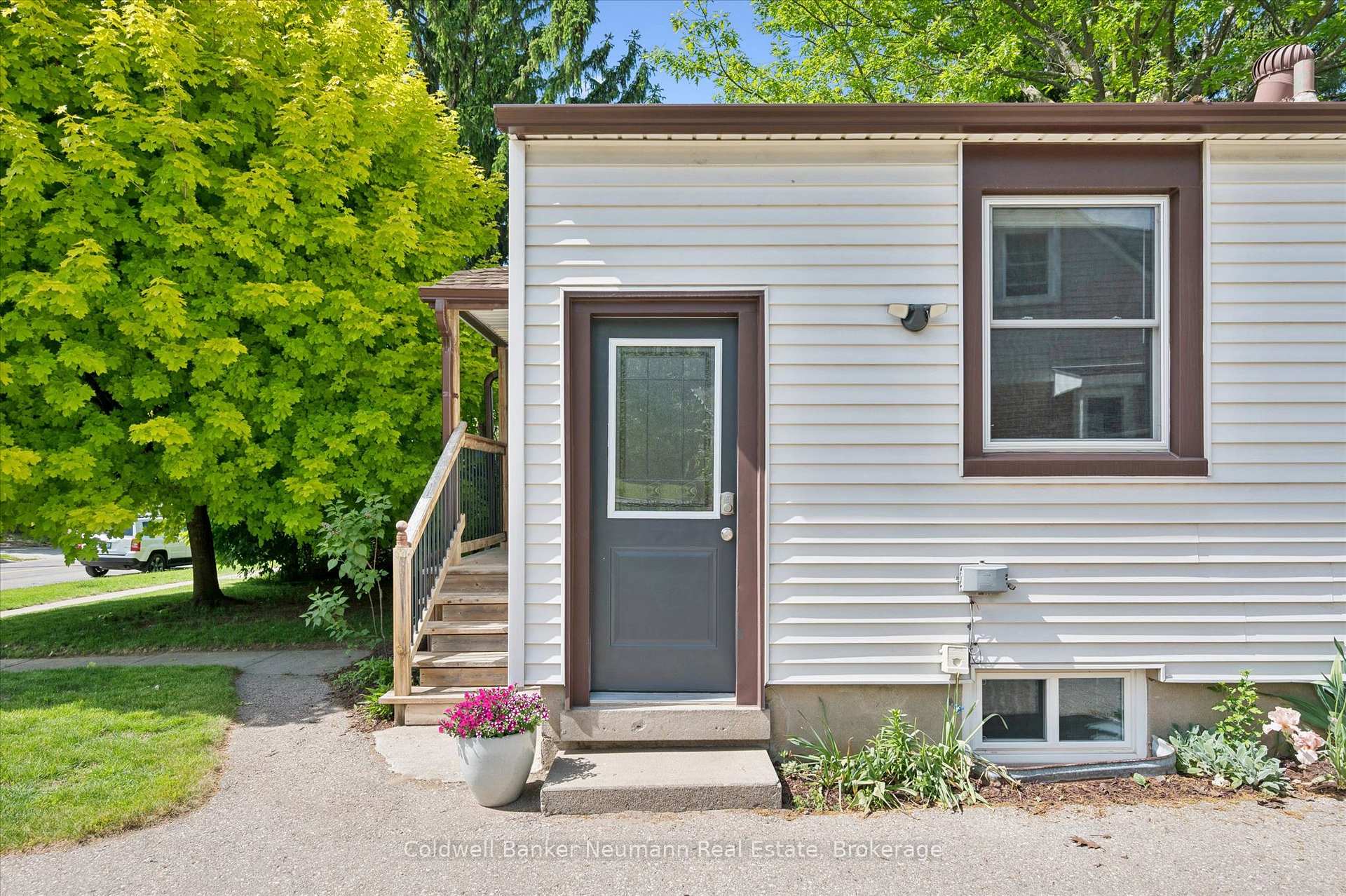 153 Winston Boulevard, Cambridge — photo 3 of 5