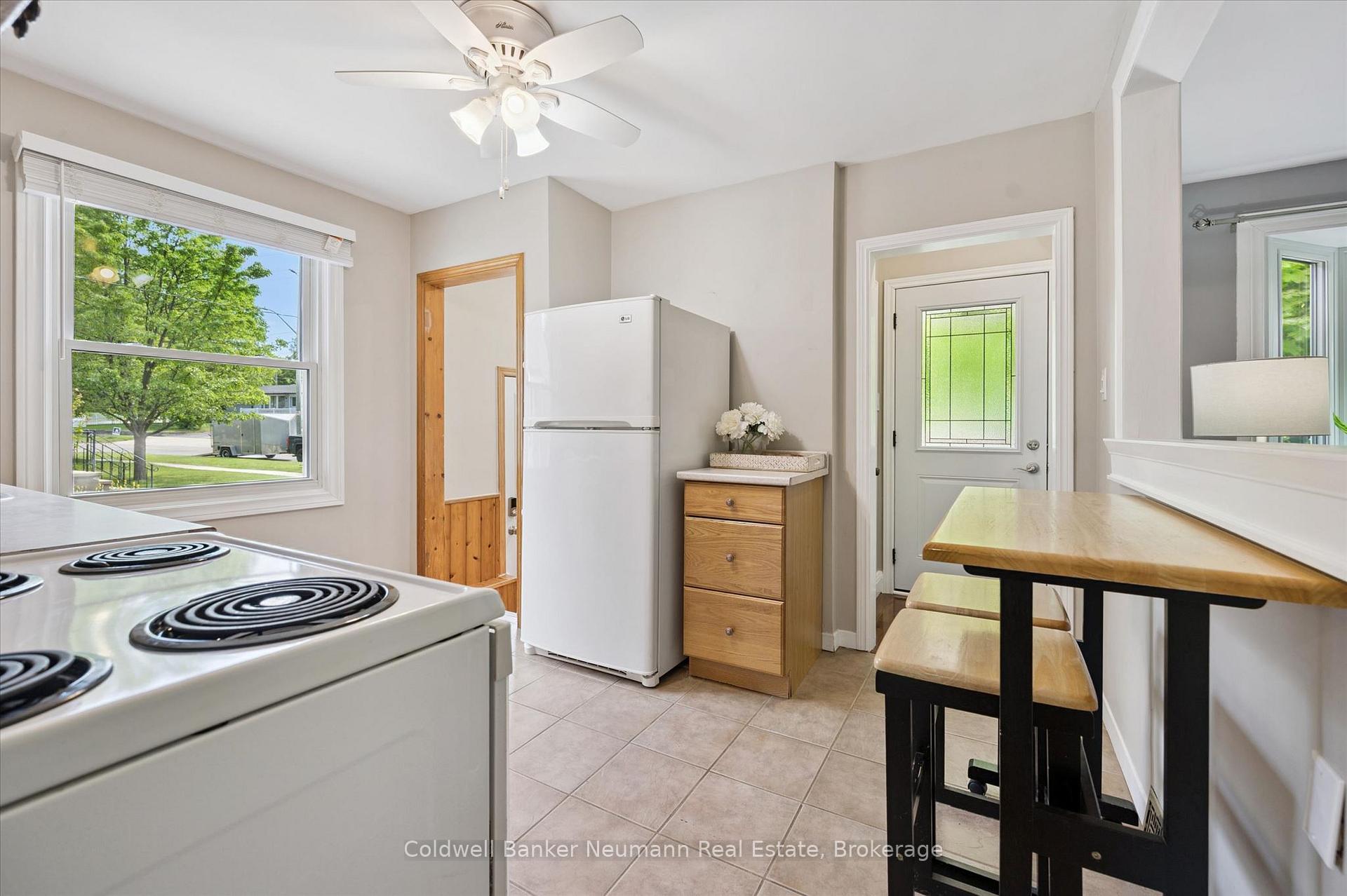 153 Winston Boulevard, Cambridge — photo 4 of 5