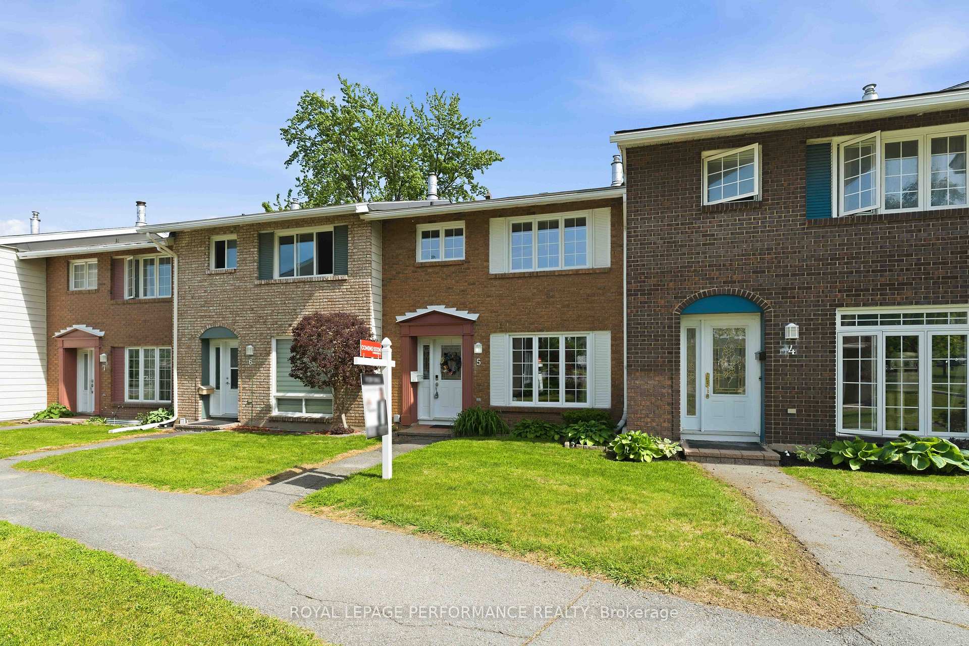 2051 Jasmine Crescent 5, Beacon Hill North - South and Area, ON K1J 7W2 — Beacon Hill North - South and Area, Ontario