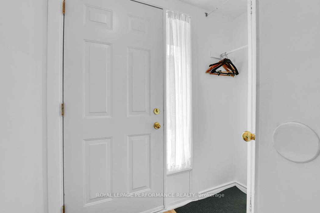 1743 Heatherington Road, Hunt Club - South Keys and Area — photo 5 of 5