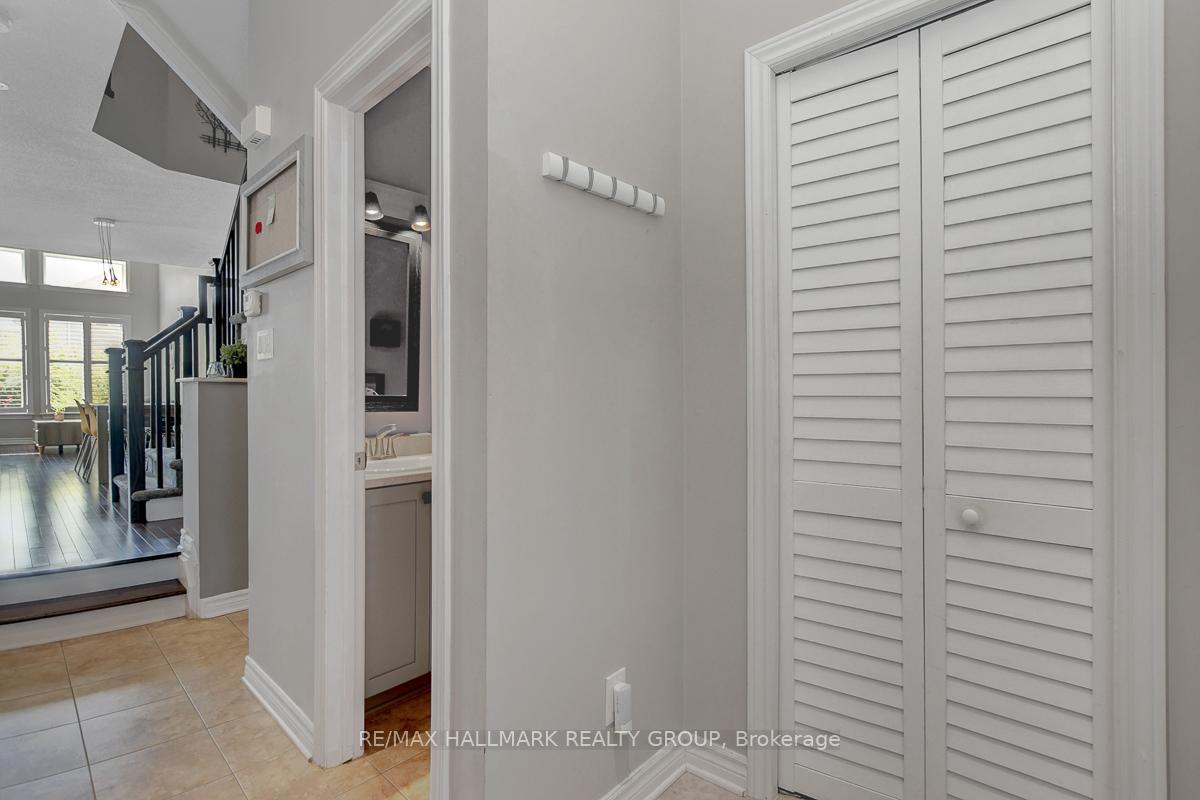 755 Bowercrest Crescent, Blossom Park - Airport and Area — photo 3 of 5
