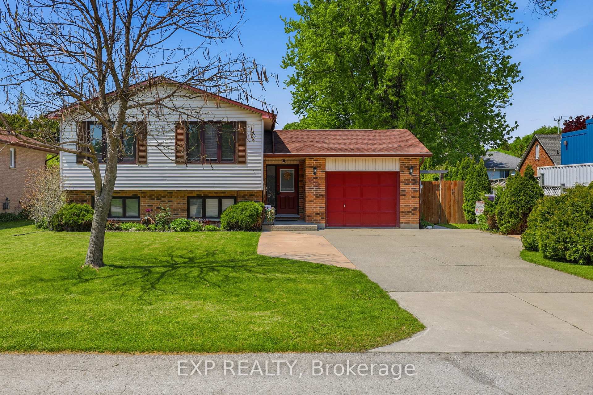 271 Anne Street, West Elgin, ON N0L 2P0 — West Elgin, Ontario