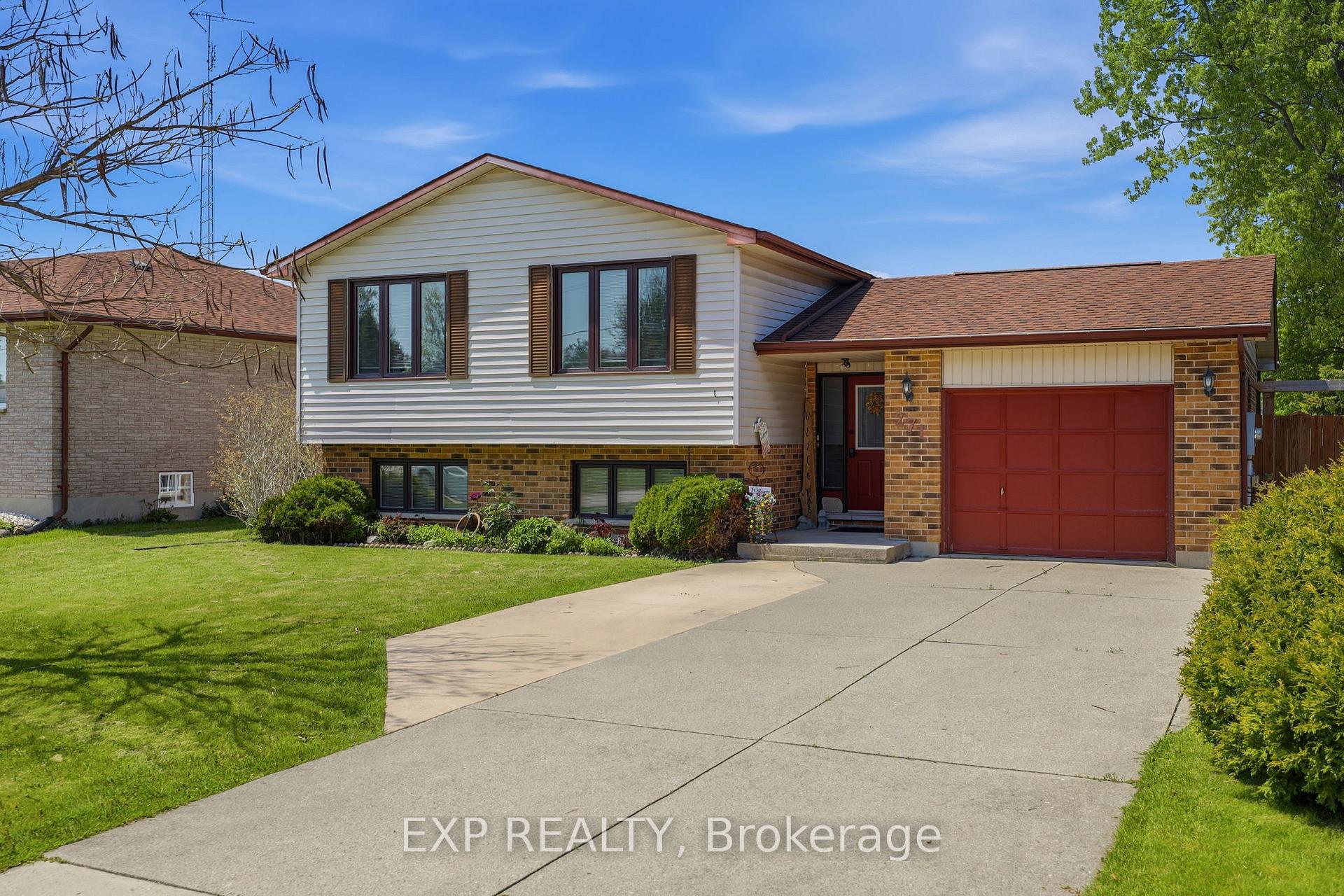 271 Anne Street, West Elgin — photo 4 of 5