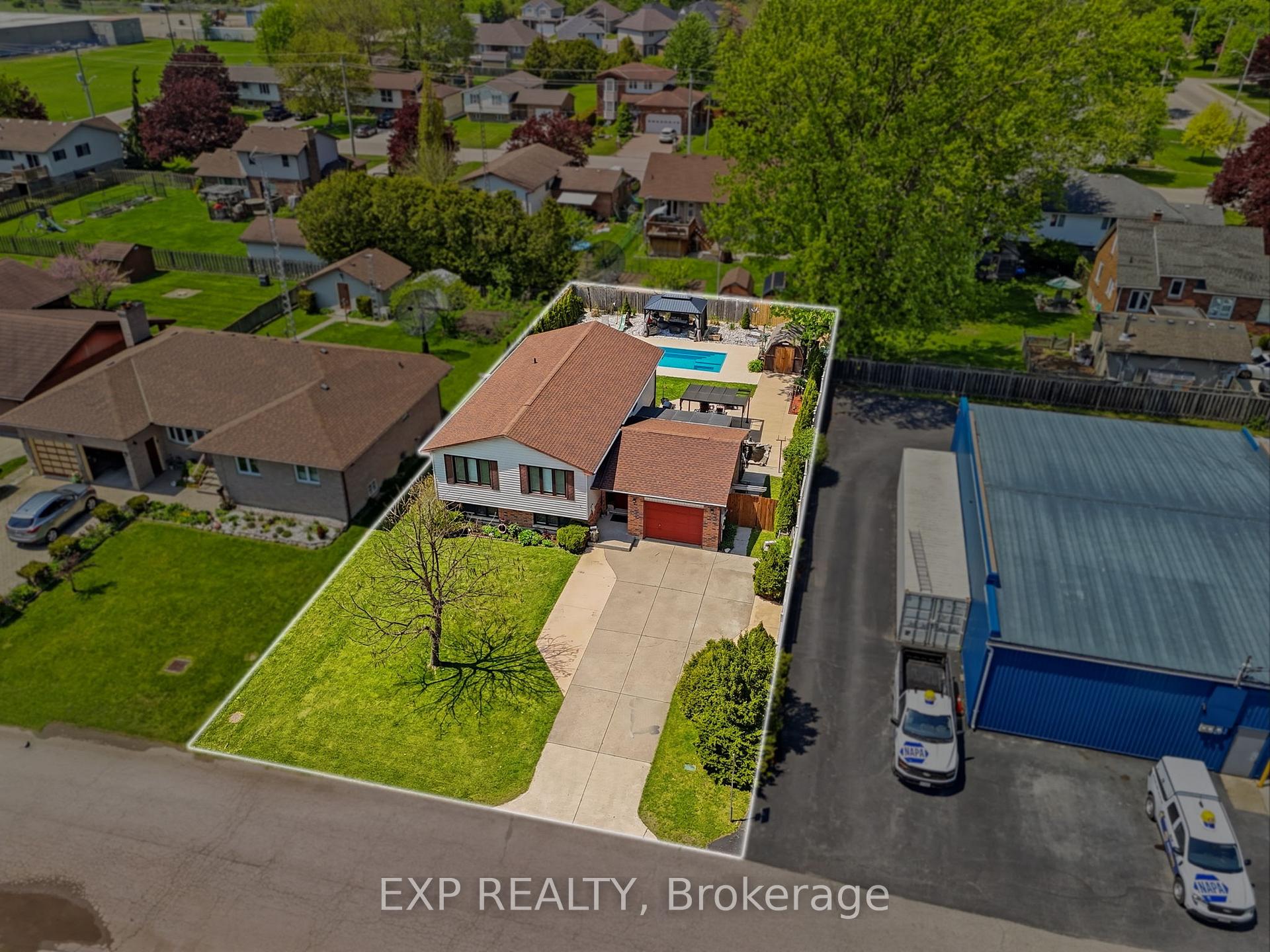 271 Anne Street, West Elgin — photo 5 of 5