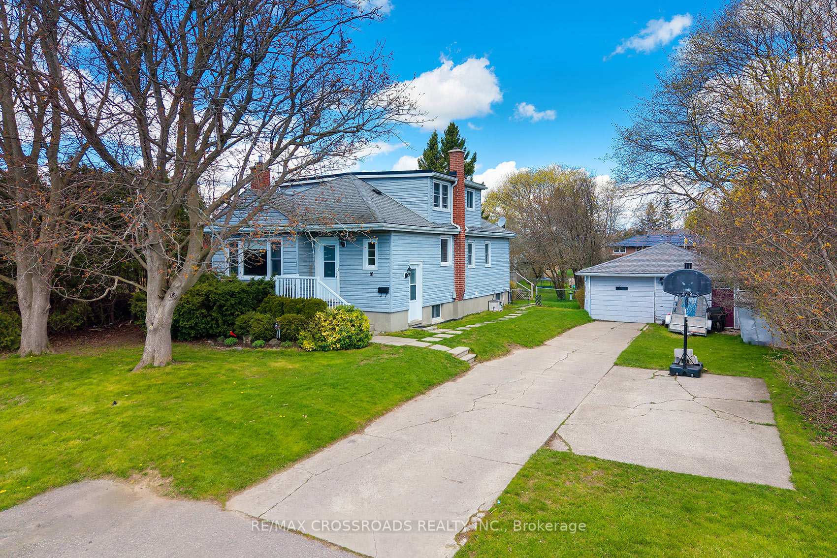 16 Hamilton Avenue, Cobourg, ON K9A 1V6 — Cobourg, Ontario
