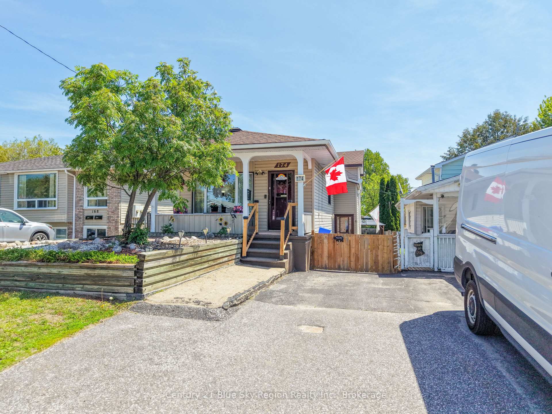 174 E Princess Street, North Bay — photo 2 of 5