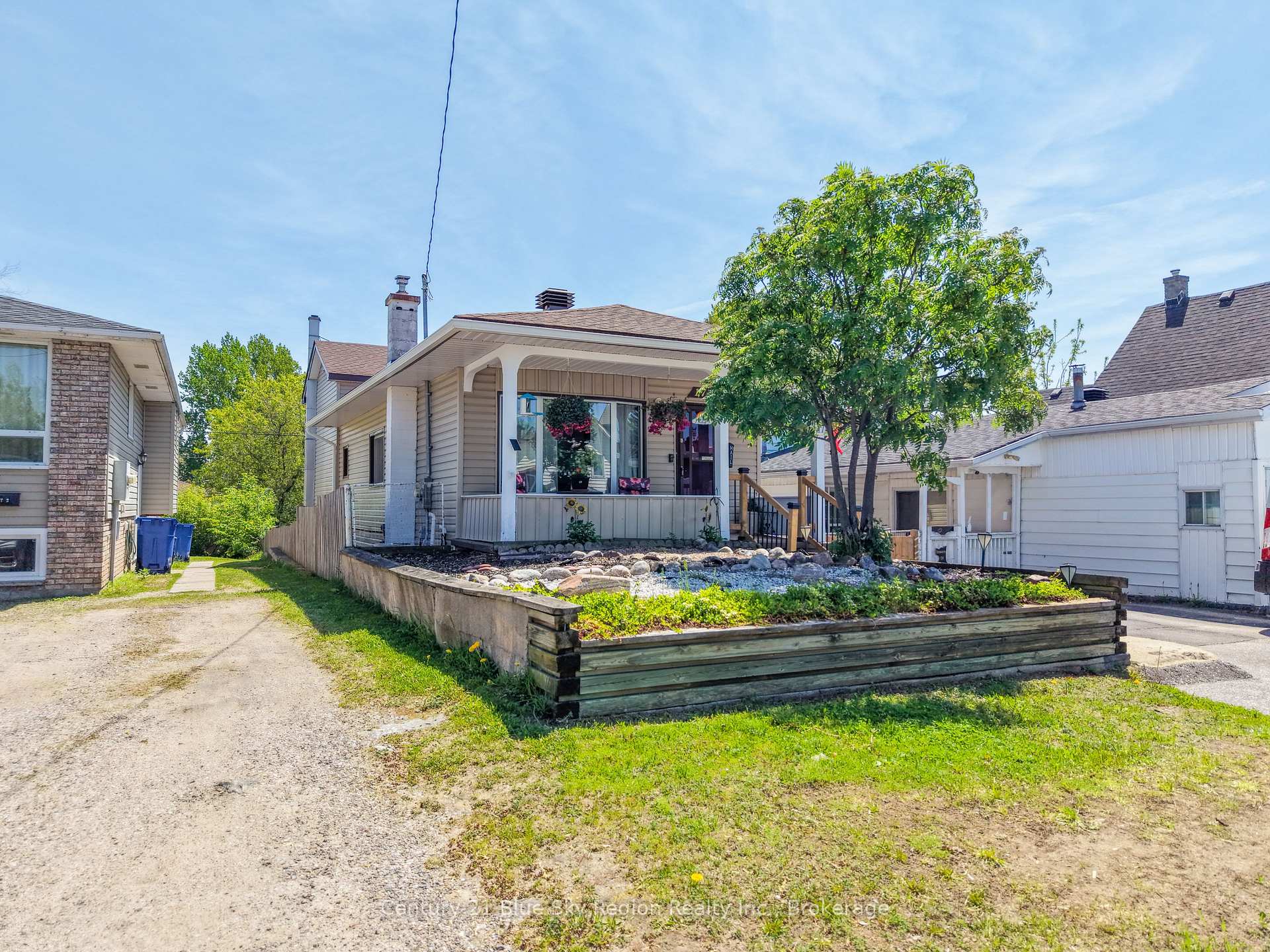 174 E Princess Street, North Bay — photo 3 of 5
