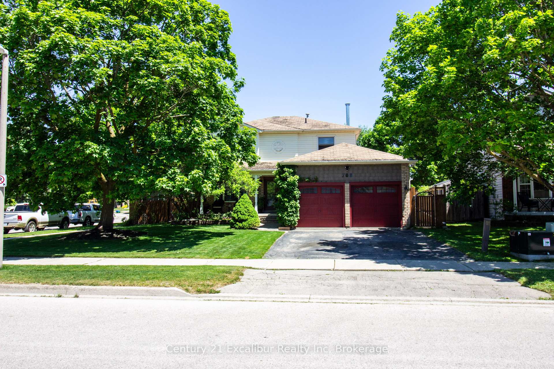 708 Campbell Avenue, Centre Wellington — photo 2 of 5