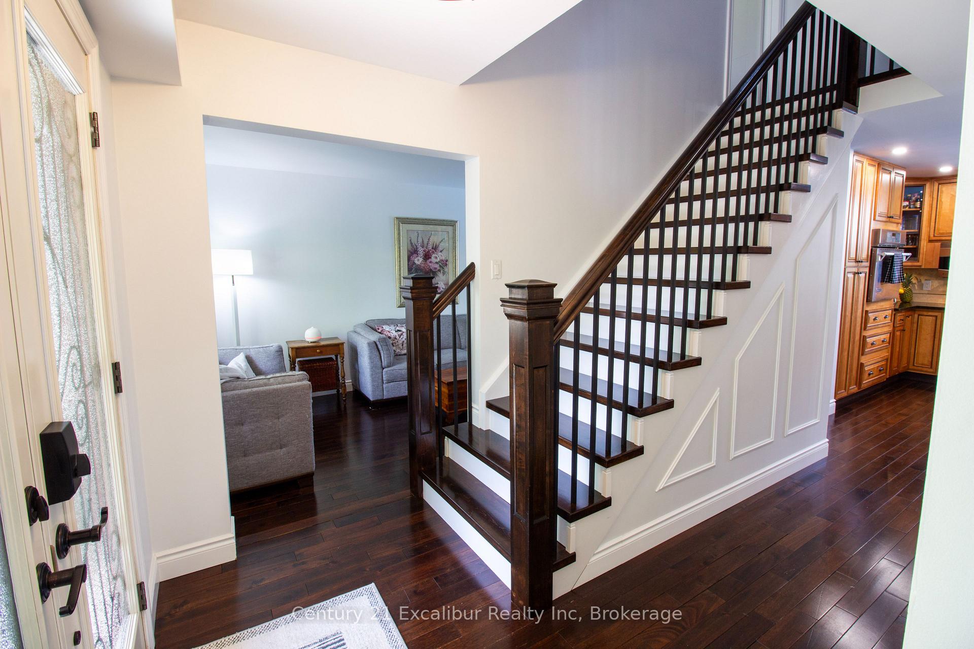 708 Campbell Avenue, Centre Wellington — photo 4 of 5