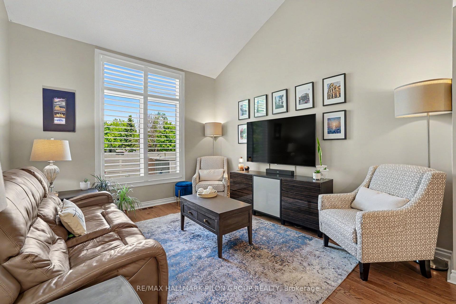 1075 Marchant Drive, Orleans - Cumberland and Area — photo 3 of 5