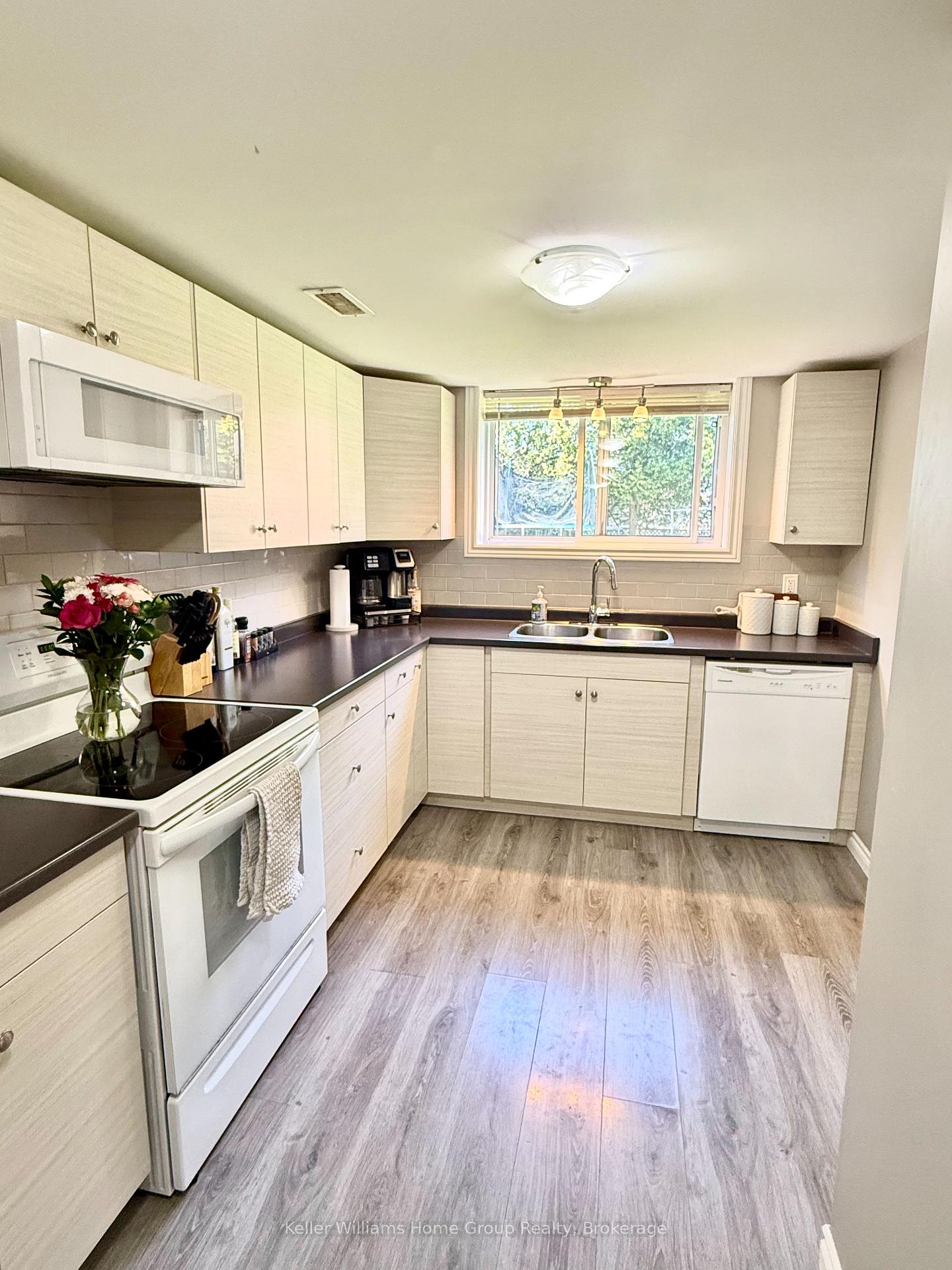 677 Perry Street Lower B, Centre Wellington — photo 2 of 5