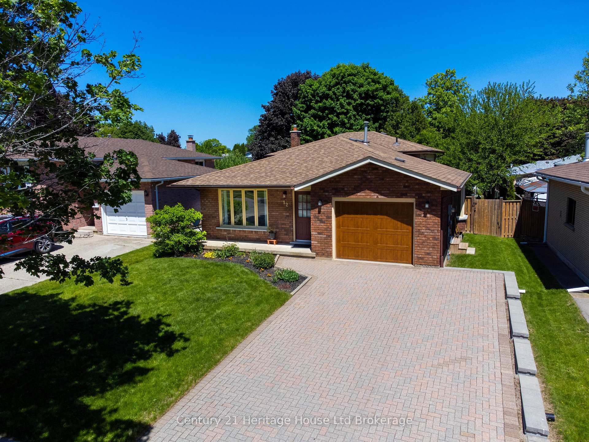 12 Spartan Drive, Brantford — photo 2 of 5