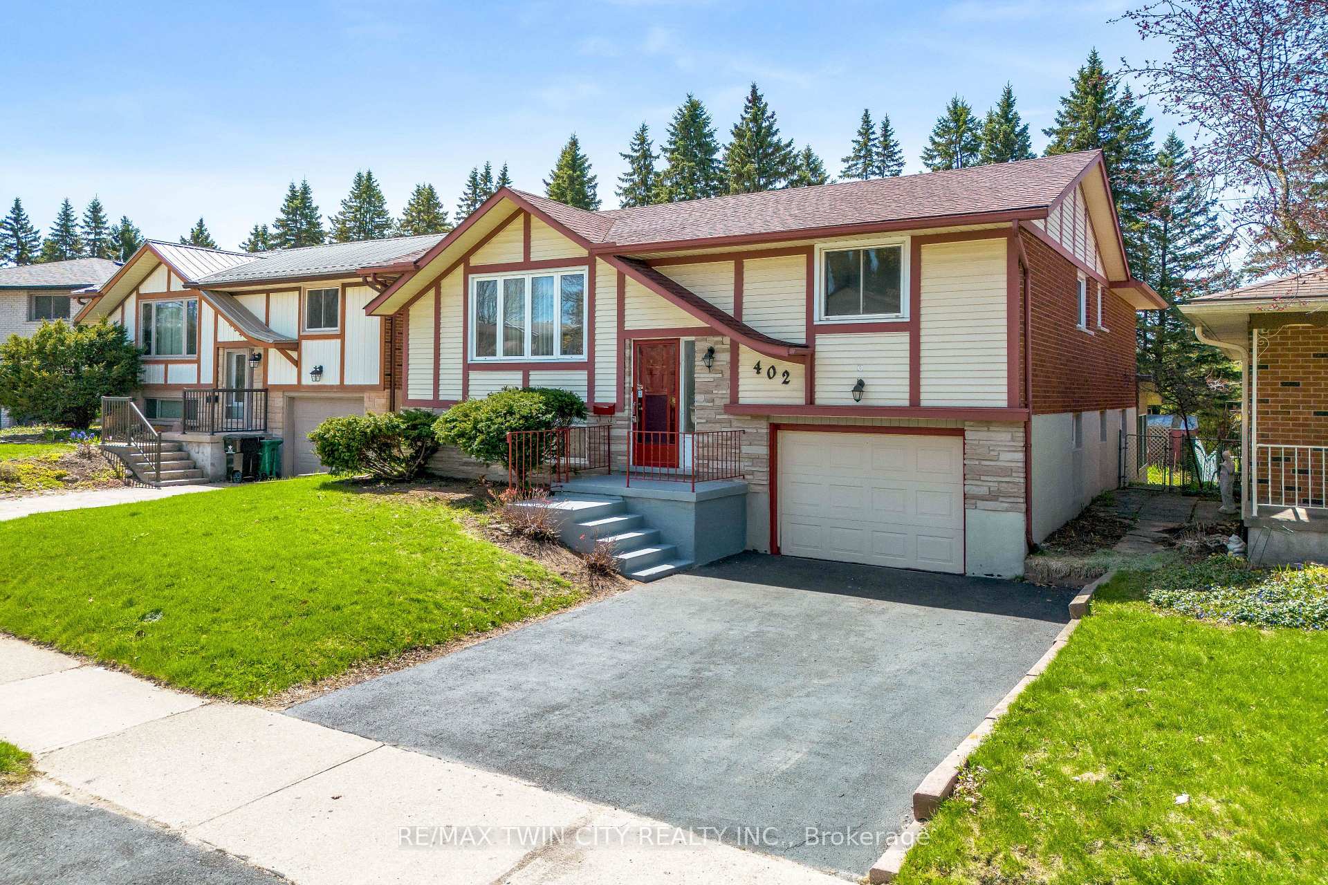 402 Lakeview Drive, Waterloo, ON N2L 4Z6 — Waterloo, Ontario