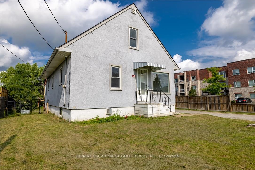 521 South Pelham Road UPPER, Welland, ON L3C 3C7 — Welland, Ontario