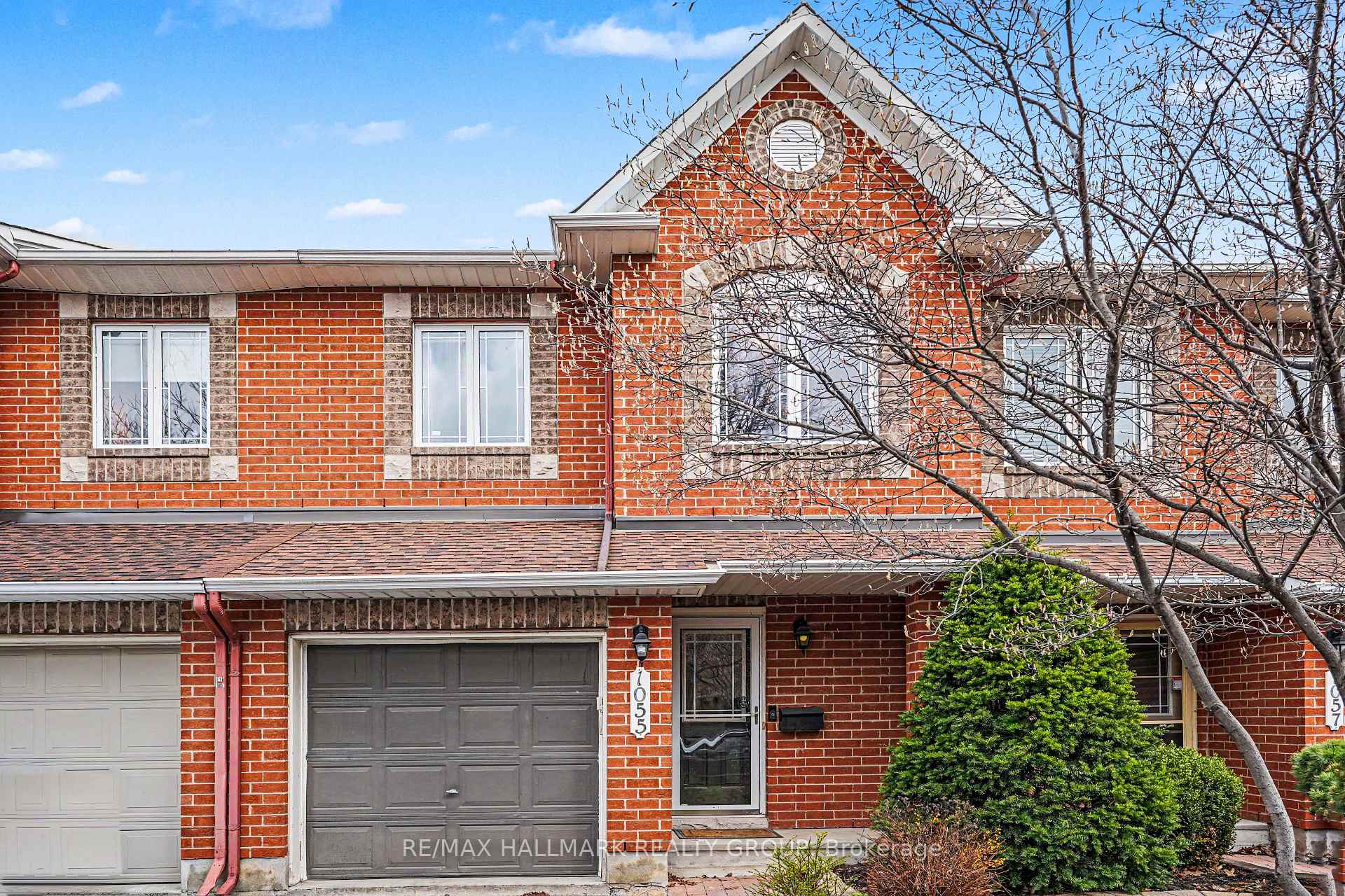 1055 Candlewood Street, Orleans - Cumberland and Area — photo 2 of 5