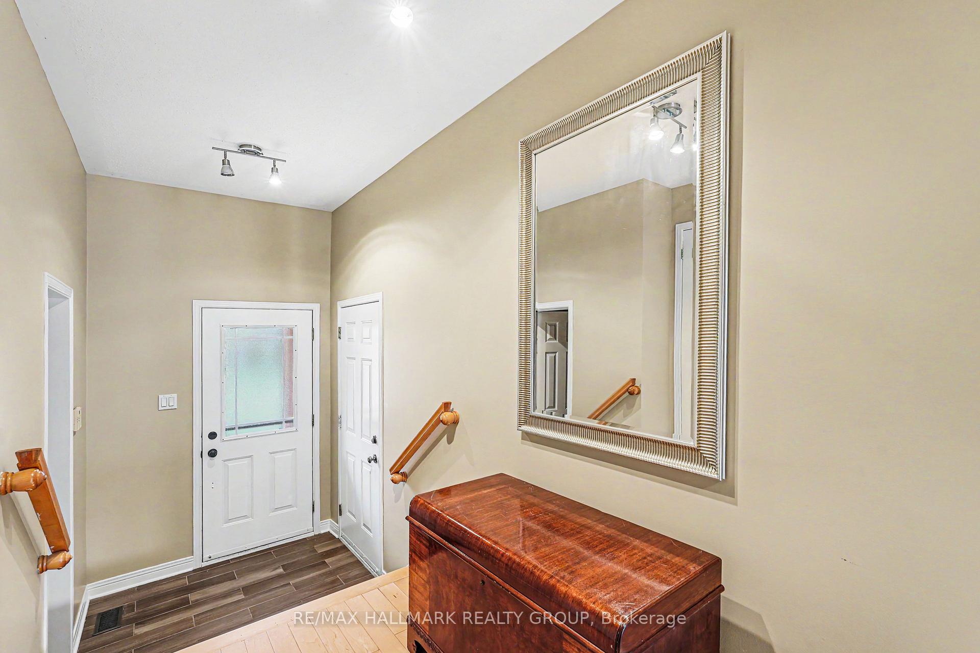 1055 Candlewood Street, Orleans - Cumberland and Area — photo 5 of 5