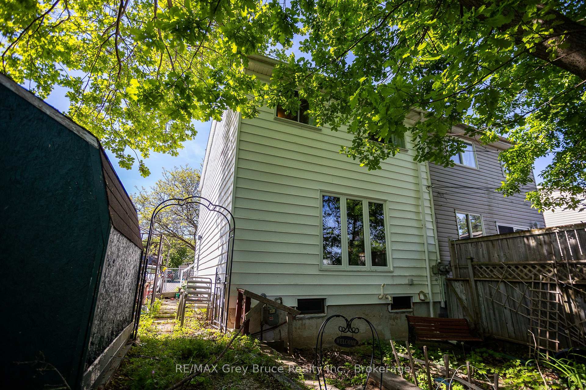 1068 11th Street E, Owen Sound — photo 2 of 5