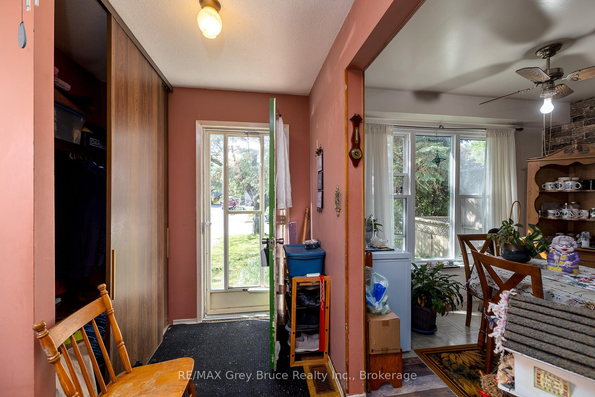 1068 11th Street E, Owen Sound — photo 3 of 5