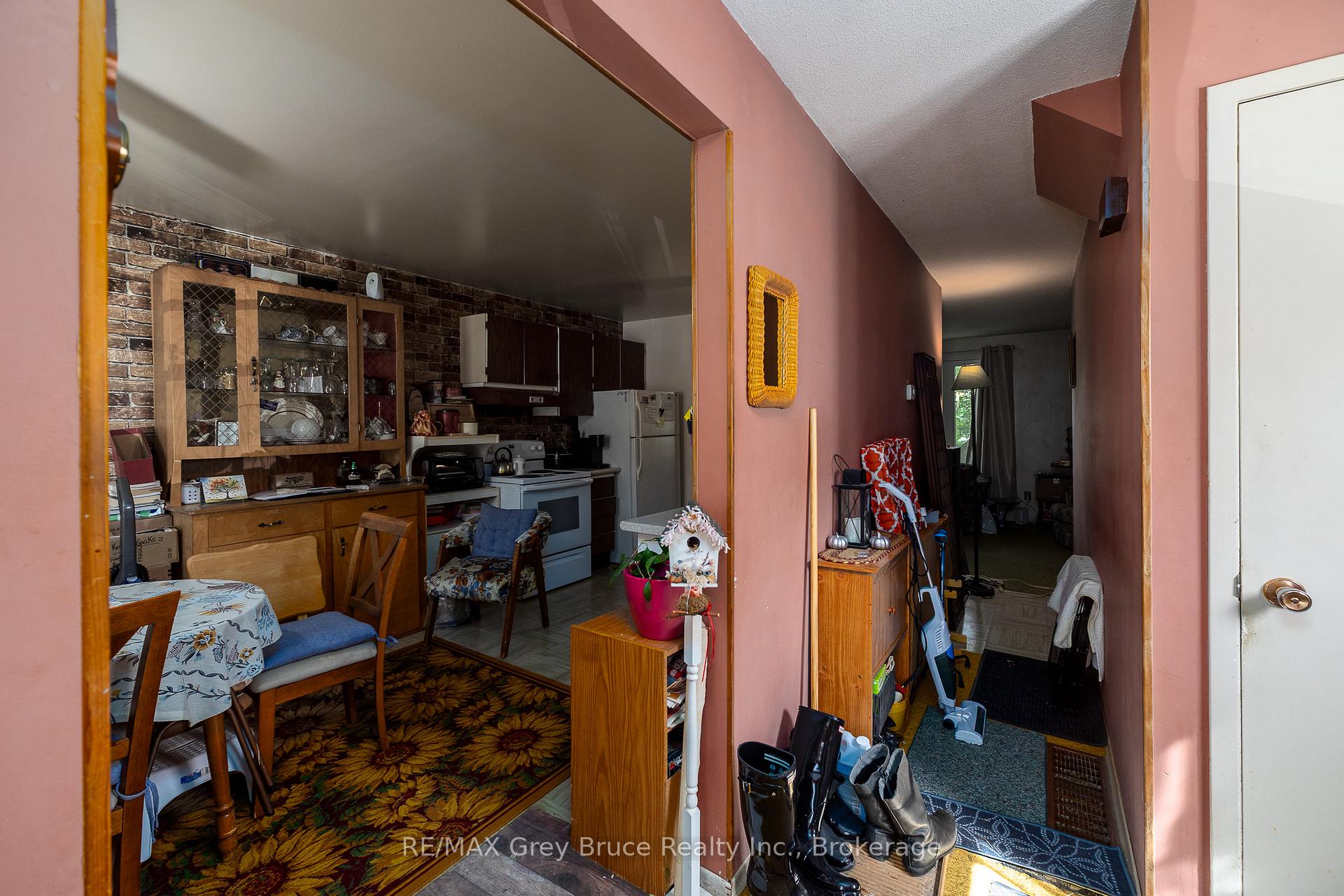 1068 11th Street E, Owen Sound — photo 4 of 5