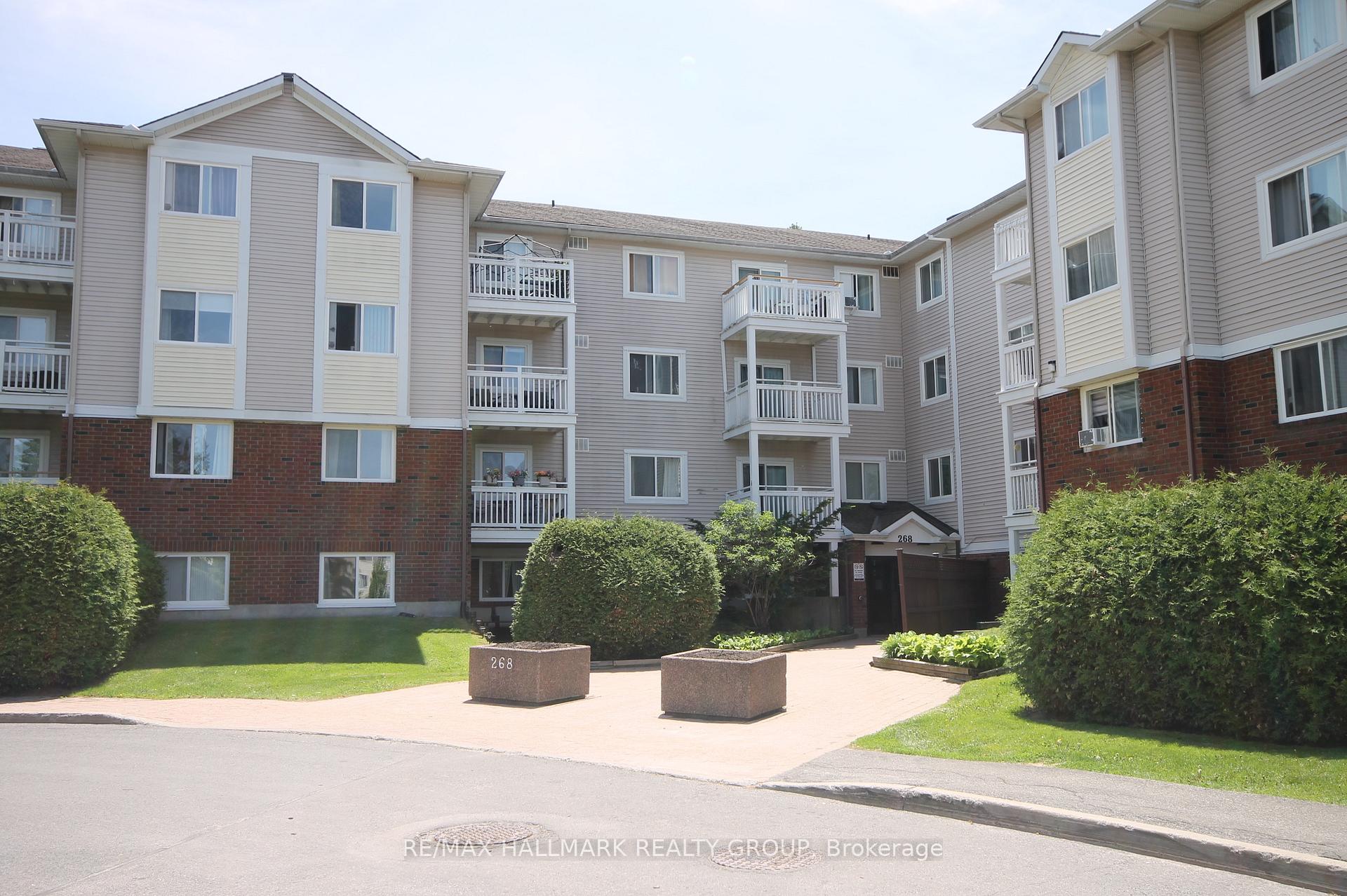 268 Lorry Greenberg Drive 311, Hunt Club - South Keys and Area, ON K1T 3K1 — Hunt Club - South Keys and Area, Ontario
