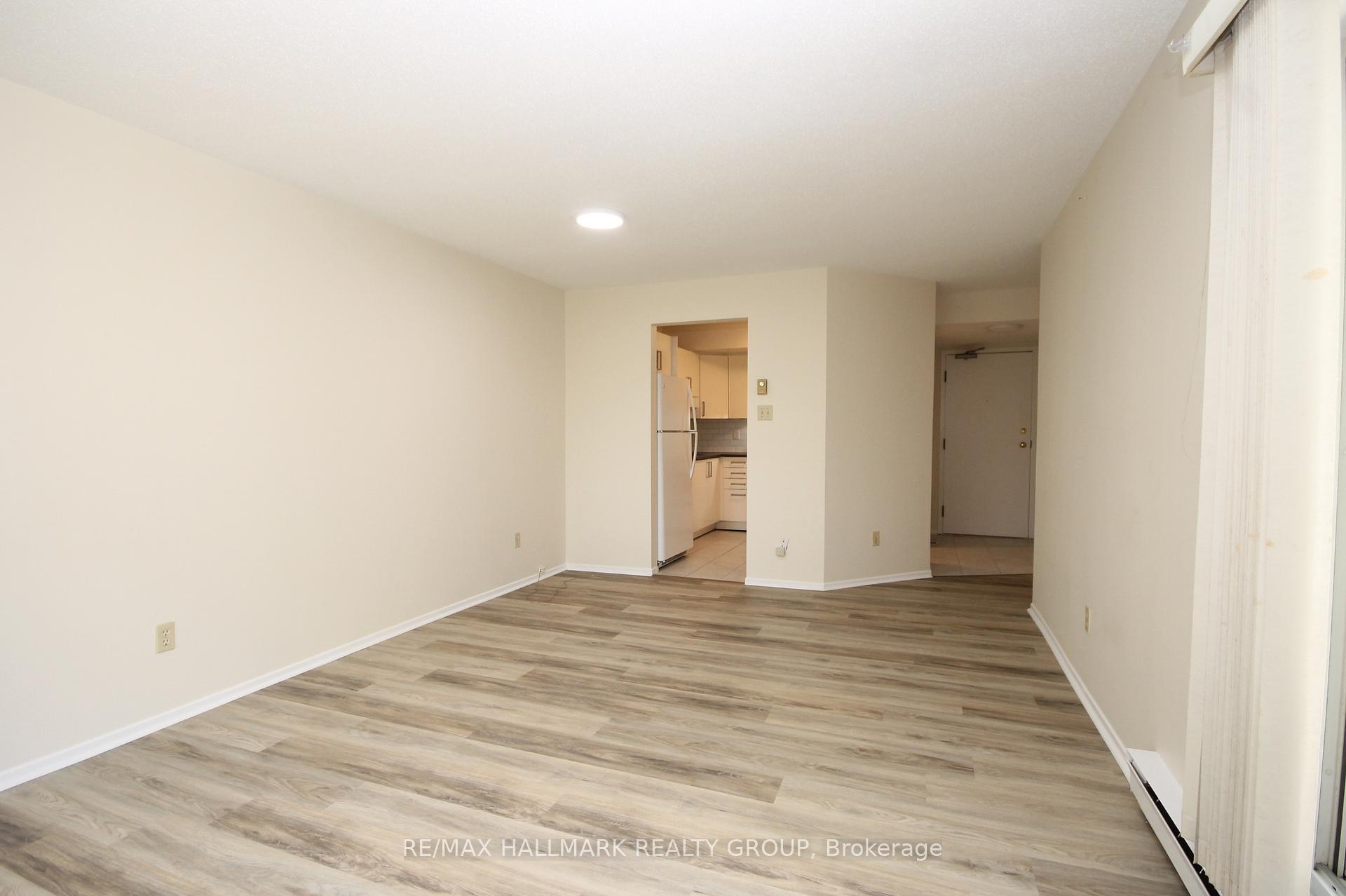 268 Lorry Greenberg Drive 311, Hunt Club - South Keys and Area — photo 4 of 5
