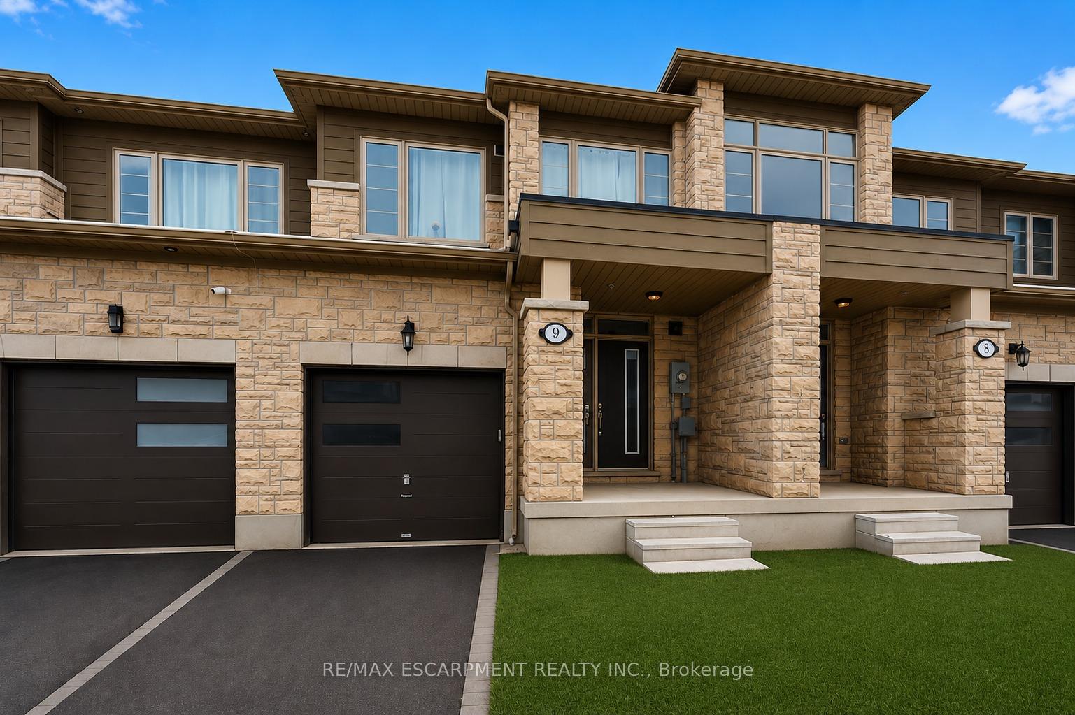 9 Admiral Road, Welland — photo 3 of 5