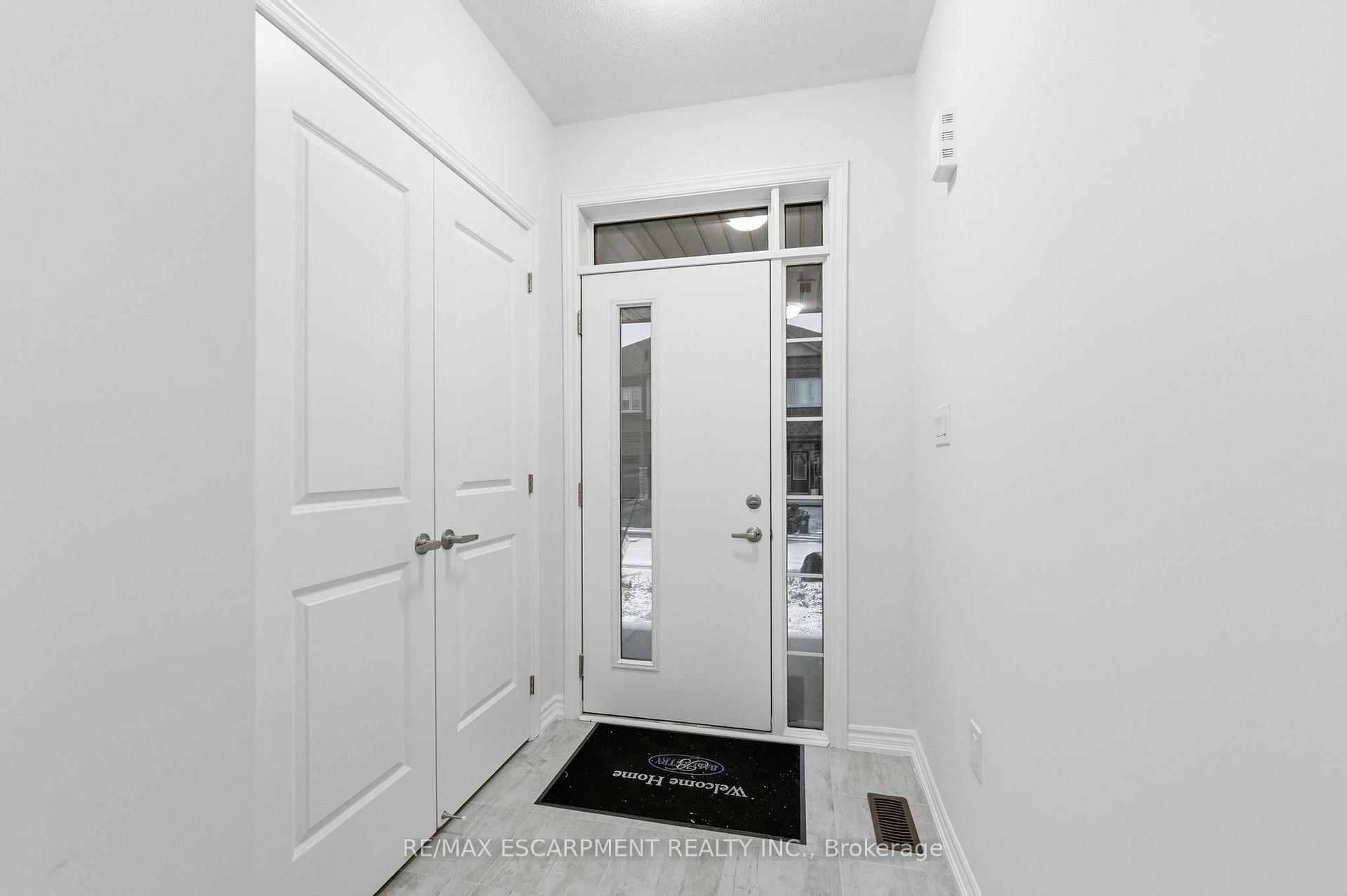 9 Admiral Road, Welland — photo 4 of 5