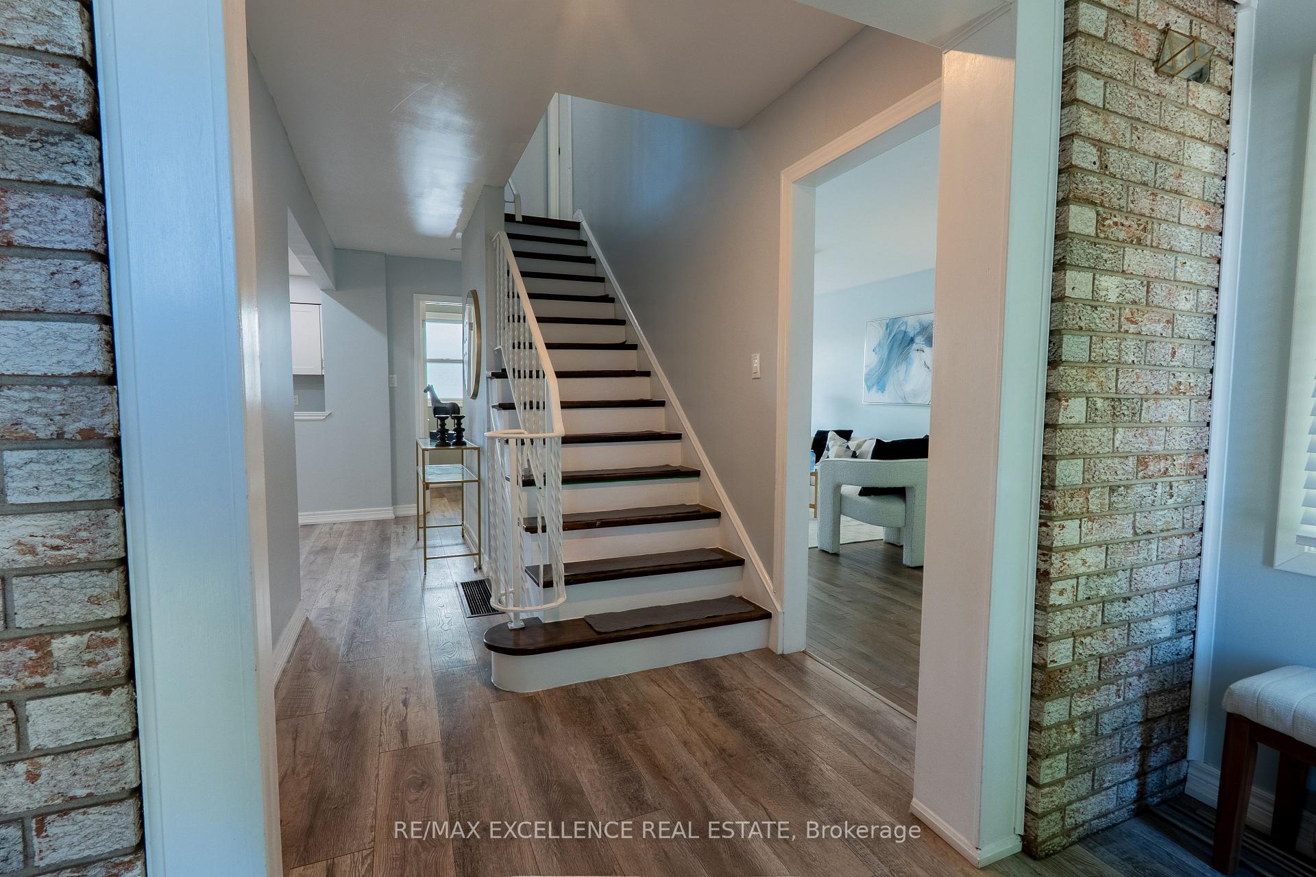 27 WADSWORTH Drive, Ingersoll — photo 4 of 5