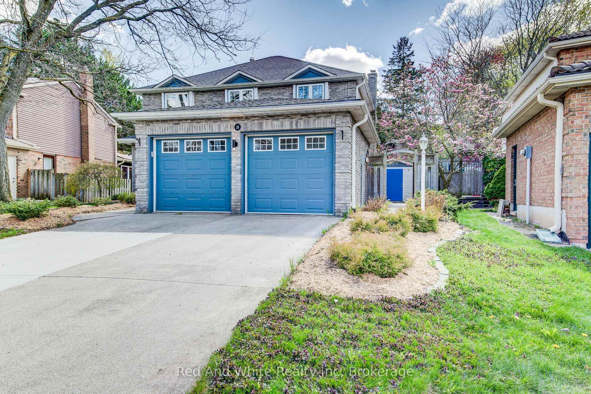 13 Gateview Drive, Waterloo — photo 2 of 5