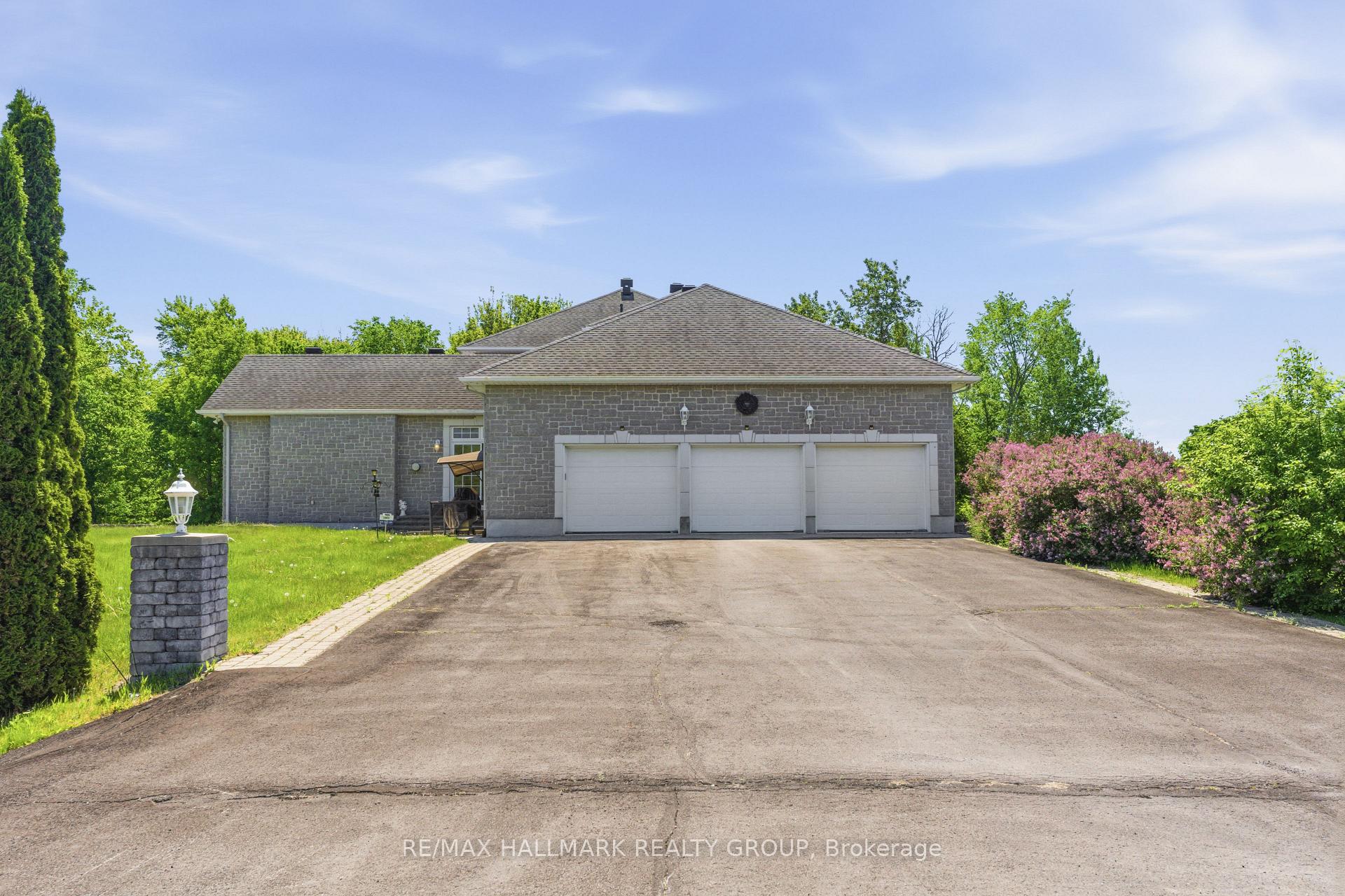 1651 Marronier Court, Orleans - Cumberland and Area — photo 5 of 5