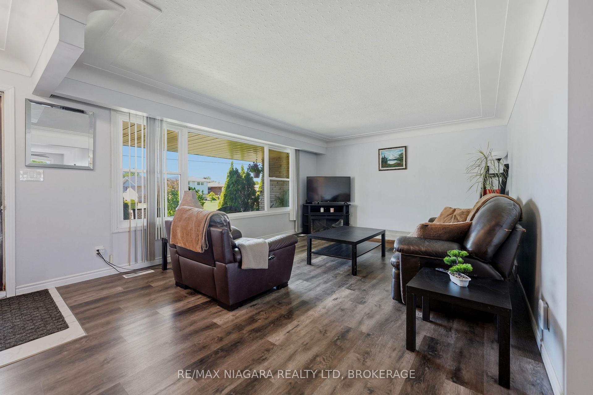 230 Wellington Street, Welland — photo 4 of 5