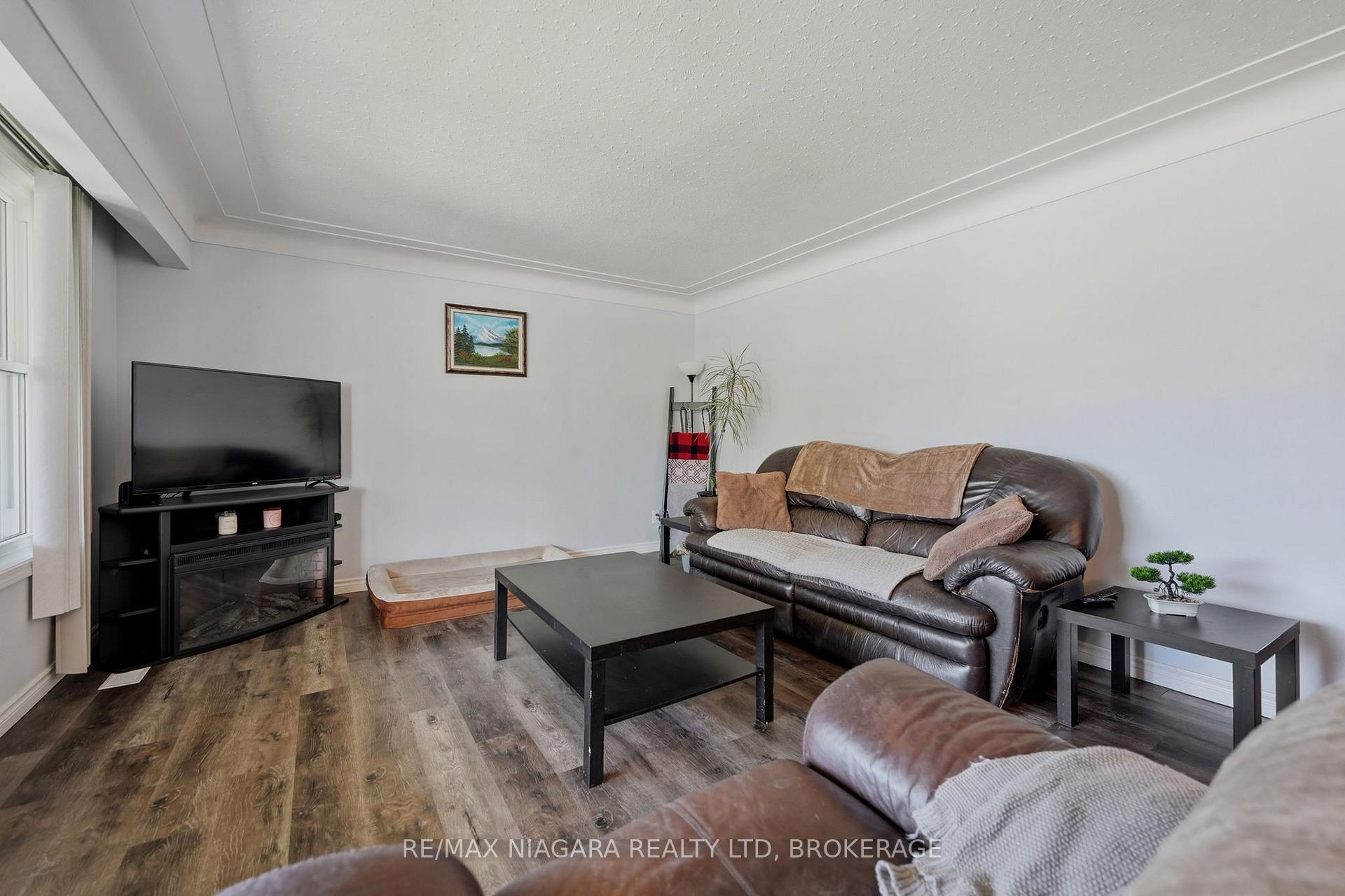 230 Wellington Street, Welland — photo 5 of 5