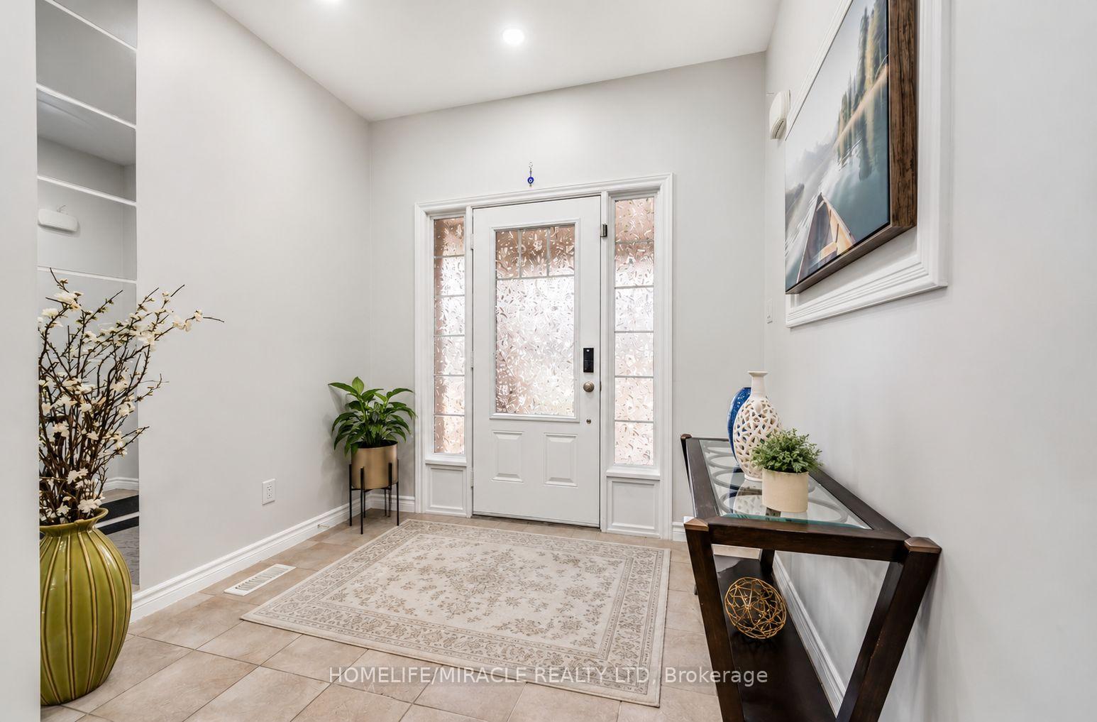 121 Steeplechase Way, Waterloo — photo 3 of 5