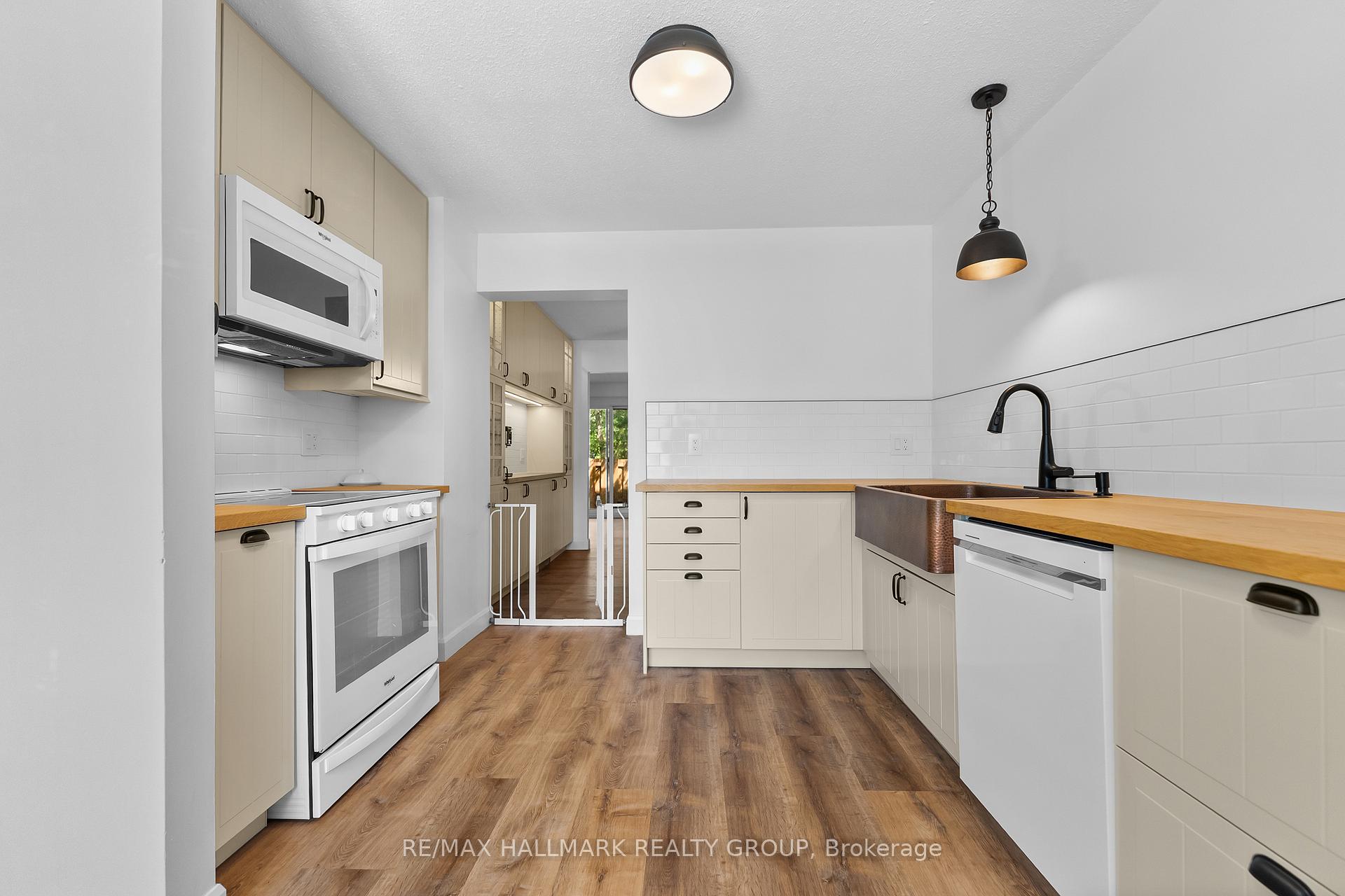 890 Cahill Drive W 41, Hunt Club - Windsor Park Village and Area — photo 5 of 5