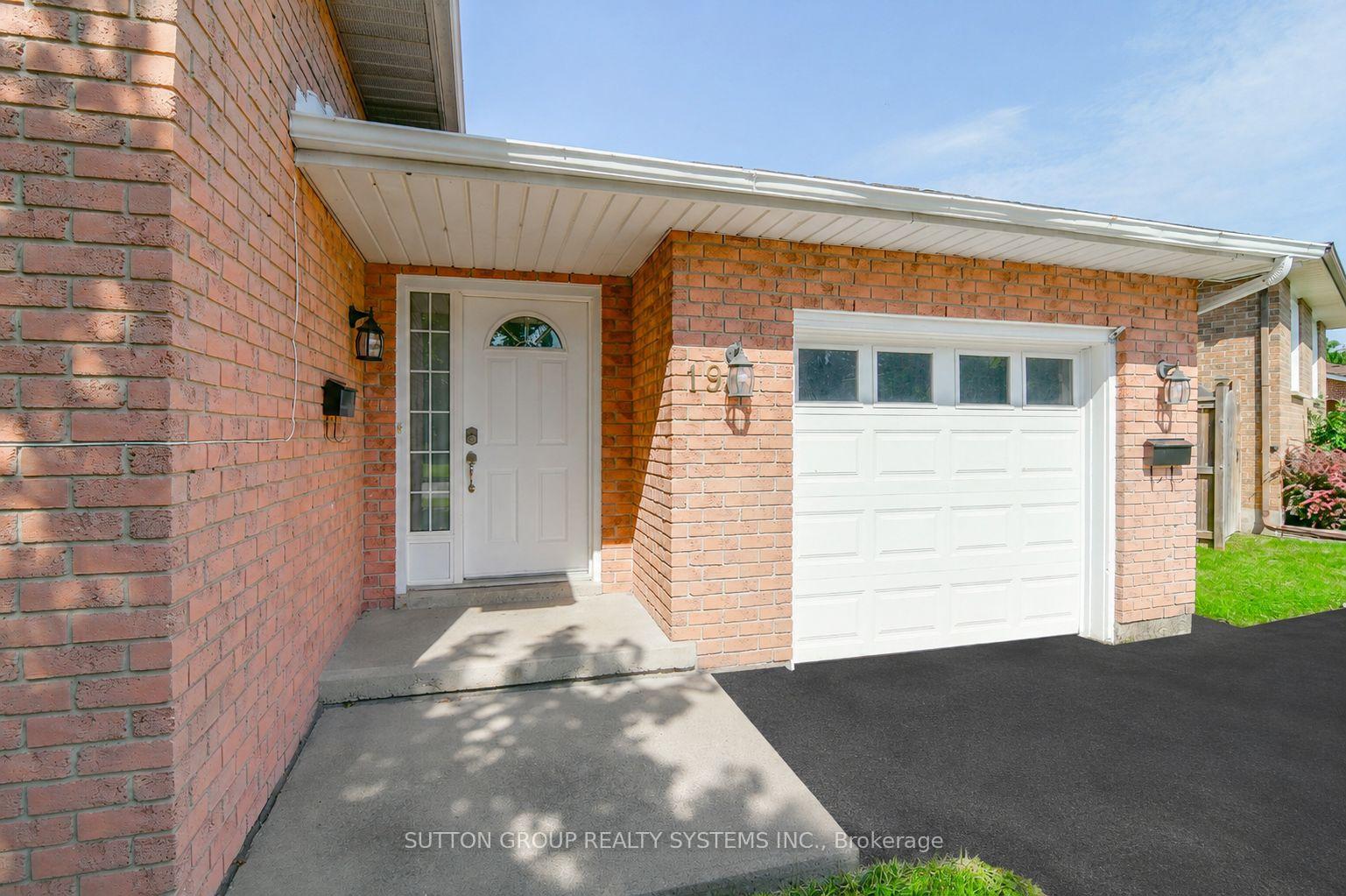19 Lorraine Drive, Cambridge — photo 2 of 5
