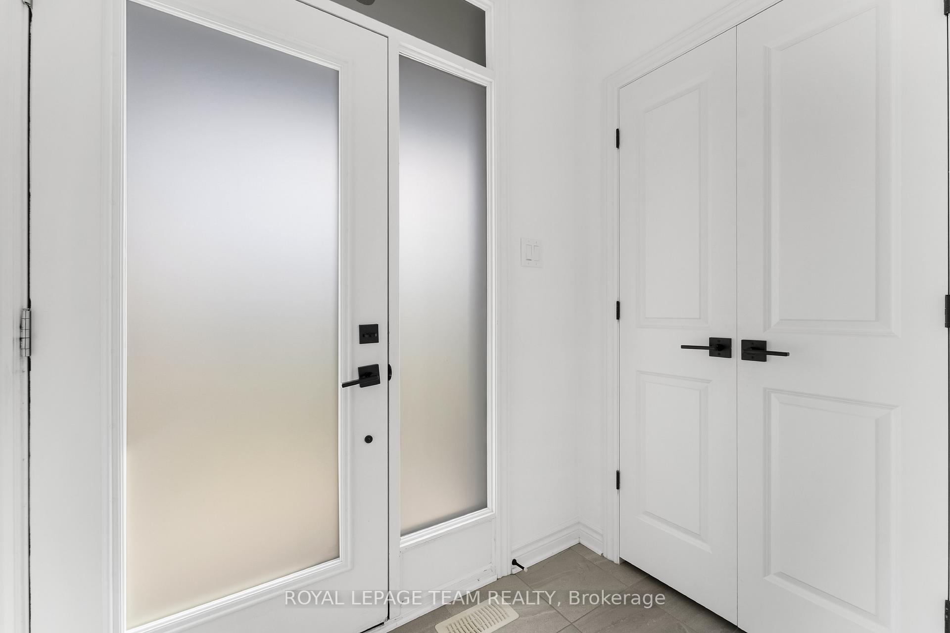 808 Chipping Circle, Blossom Park - Airport and Area — photo 2 of 5