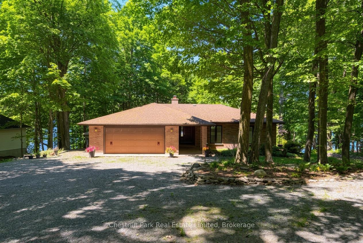 12154 Loyalist Parkway, Prince Edward County — photo 4 of 5