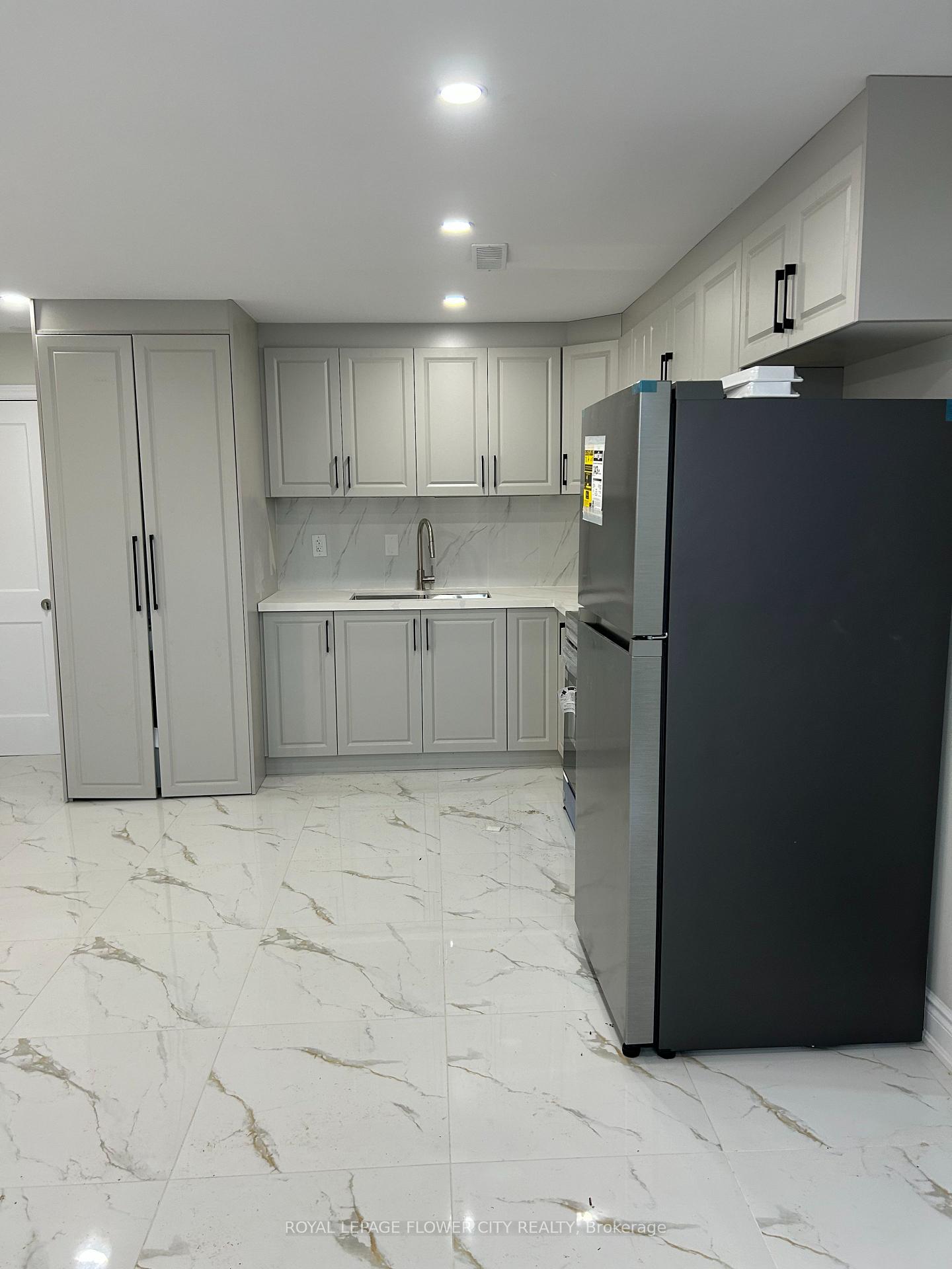 200 Hunter Way Basement, Brantford — photo 3 of 5