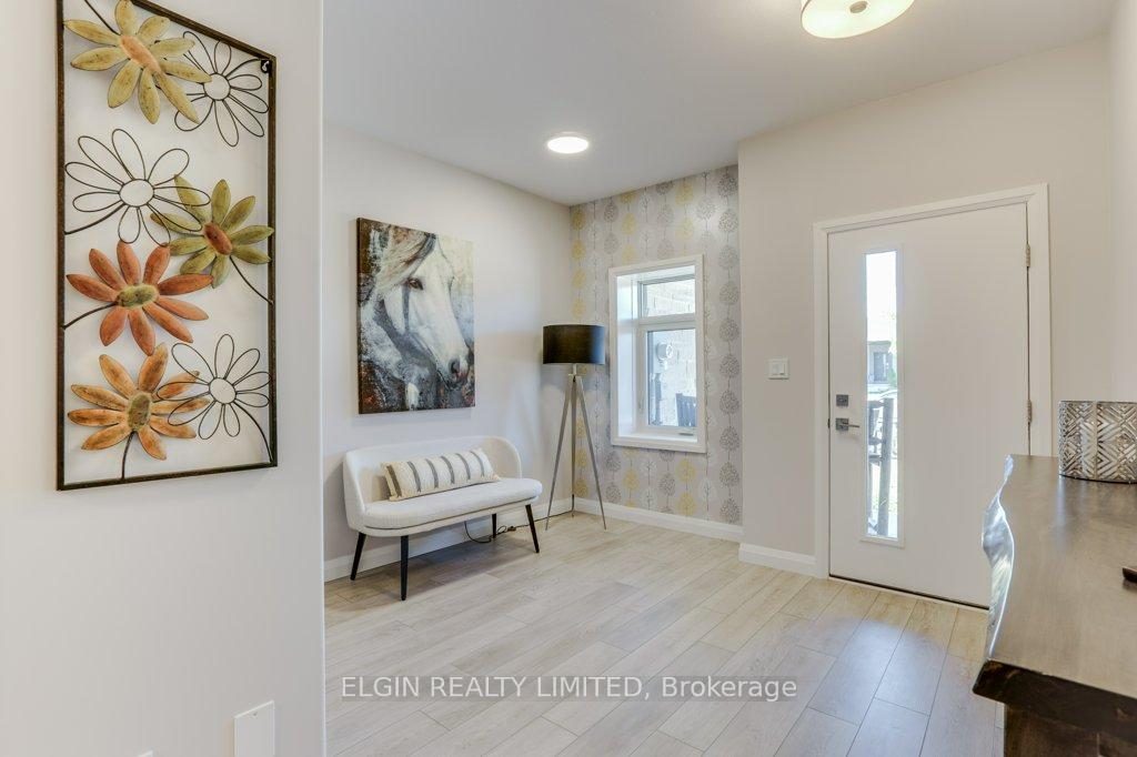 88 Rowe Avenue, South Huron — photo 4 of 5