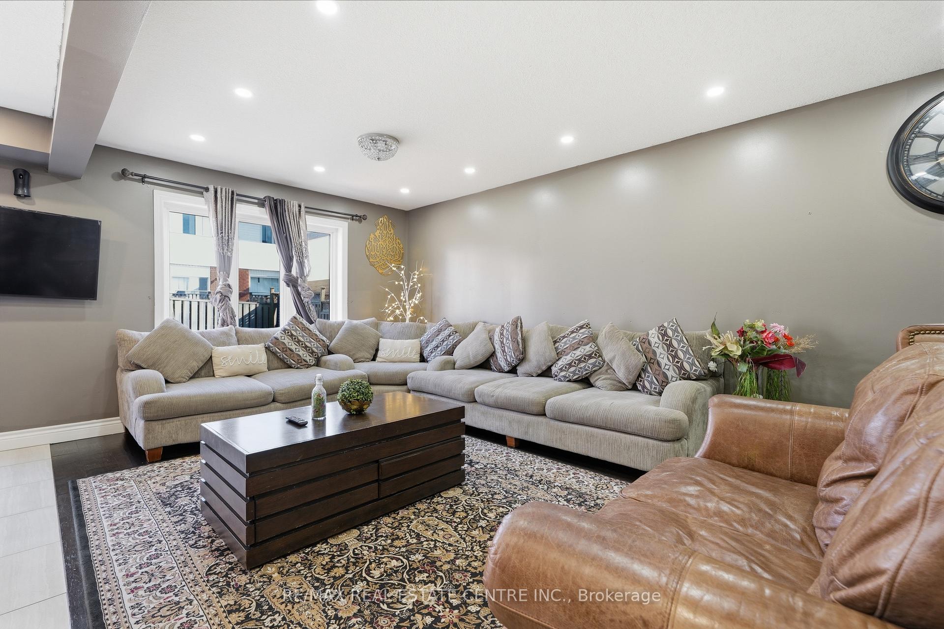 110 Green Gate Boulevard, Cambridge — photo 4 of 5