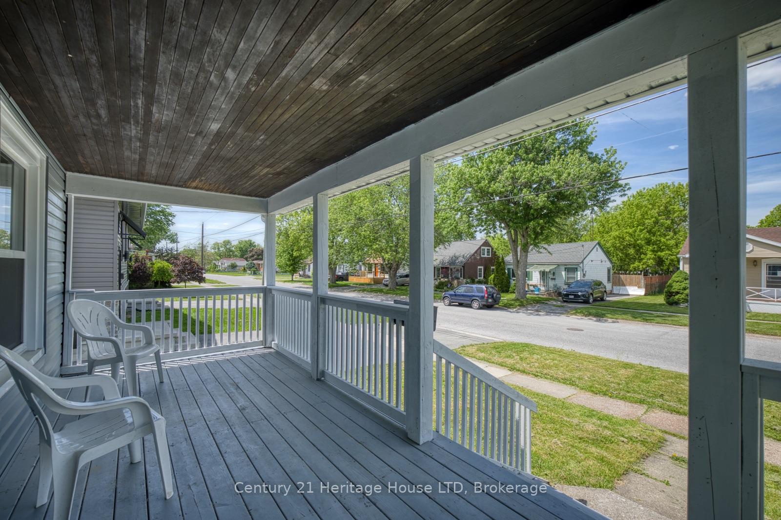 218 Henrietta Street, Fort Erie — photo 2 of 5