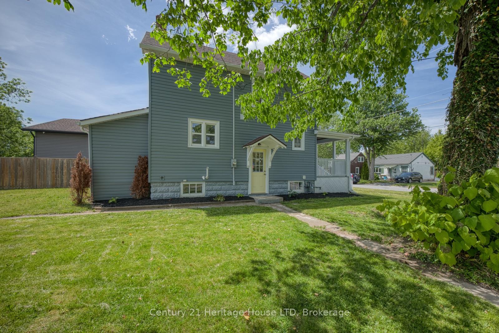 218 Henrietta Street, Fort Erie — photo 4 of 5
