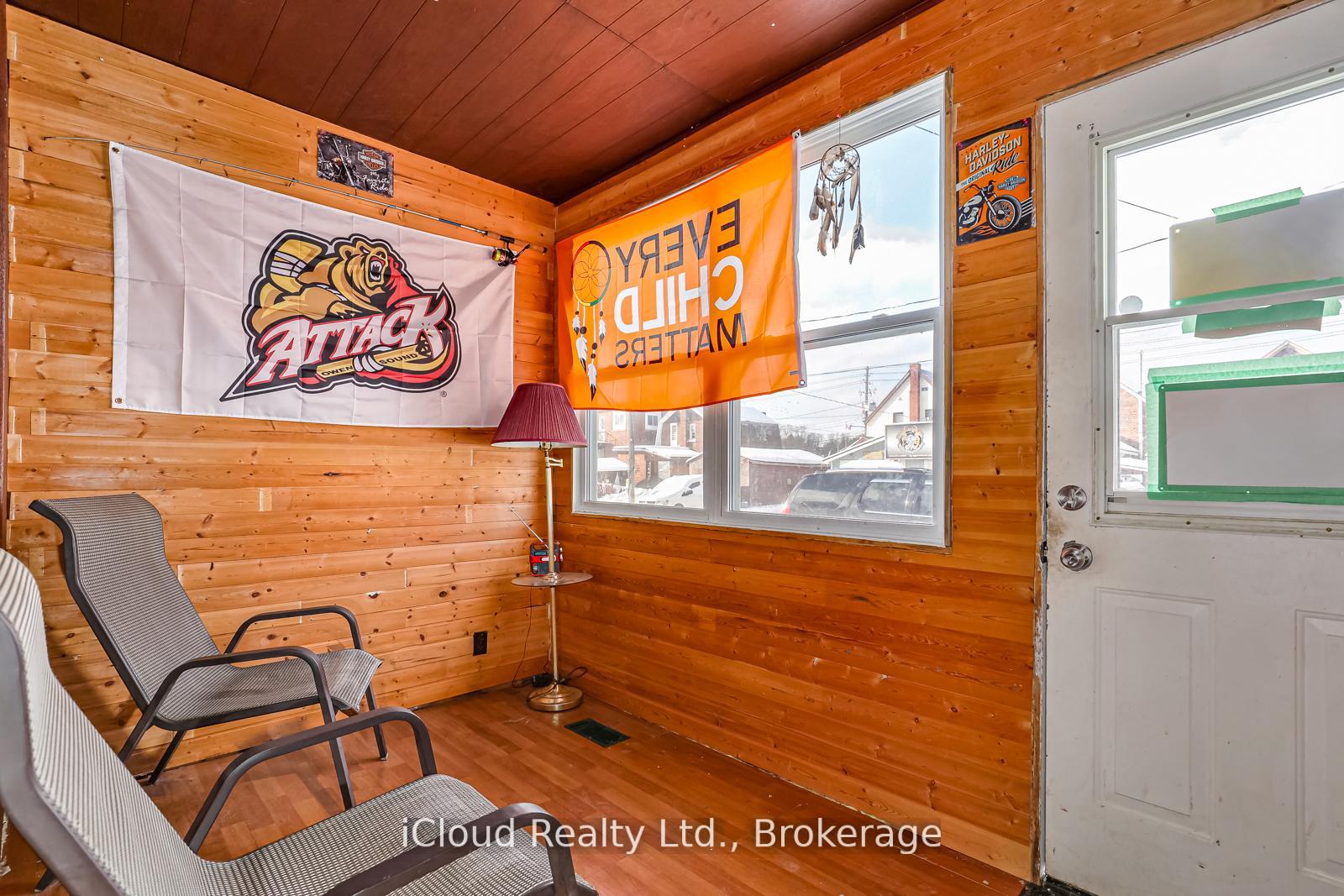 1085 3rd A Avenue E, Owen Sound — photo 3 of 5