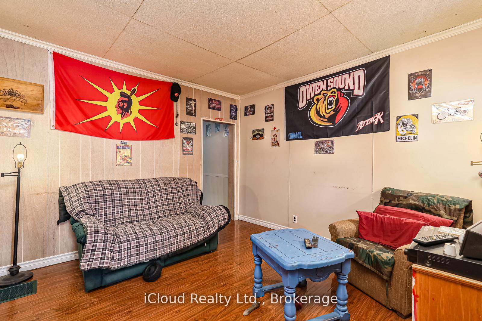 1085 3rd A Avenue E, Owen Sound — photo 4 of 5
