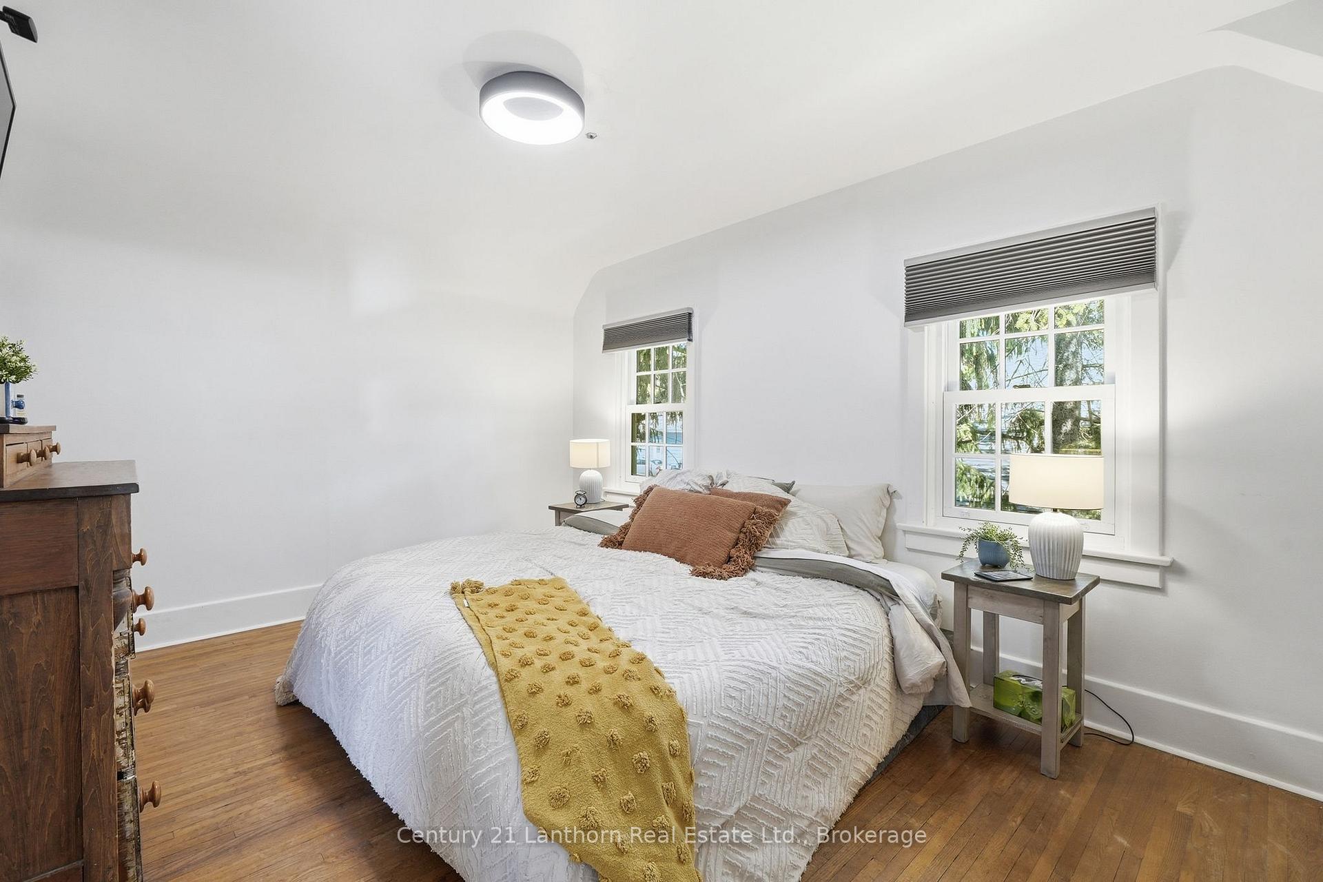 239 Foster Avenue, Belleville — photo 4 of 5