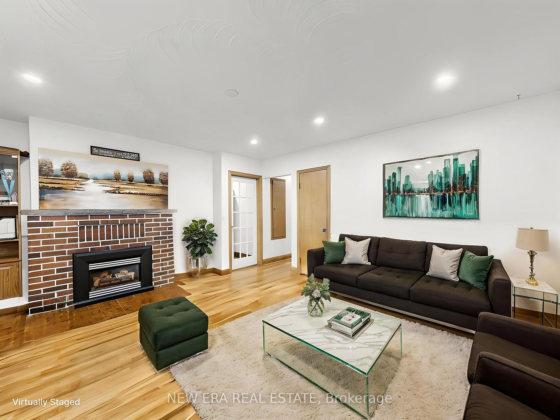 48 Christopher Drive, Cambridge — photo 2 of 5