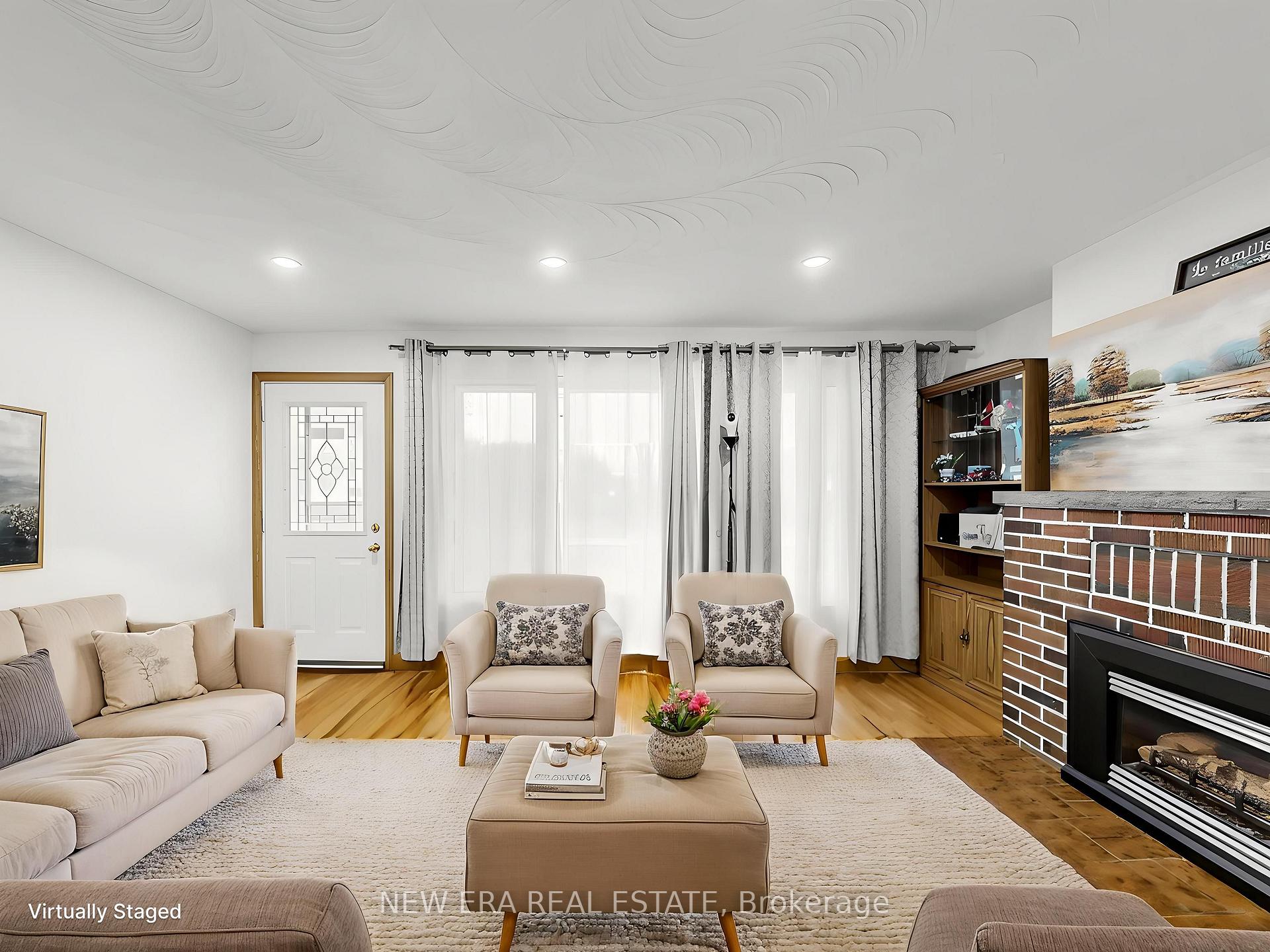48 Christopher Drive, Cambridge — photo 3 of 5