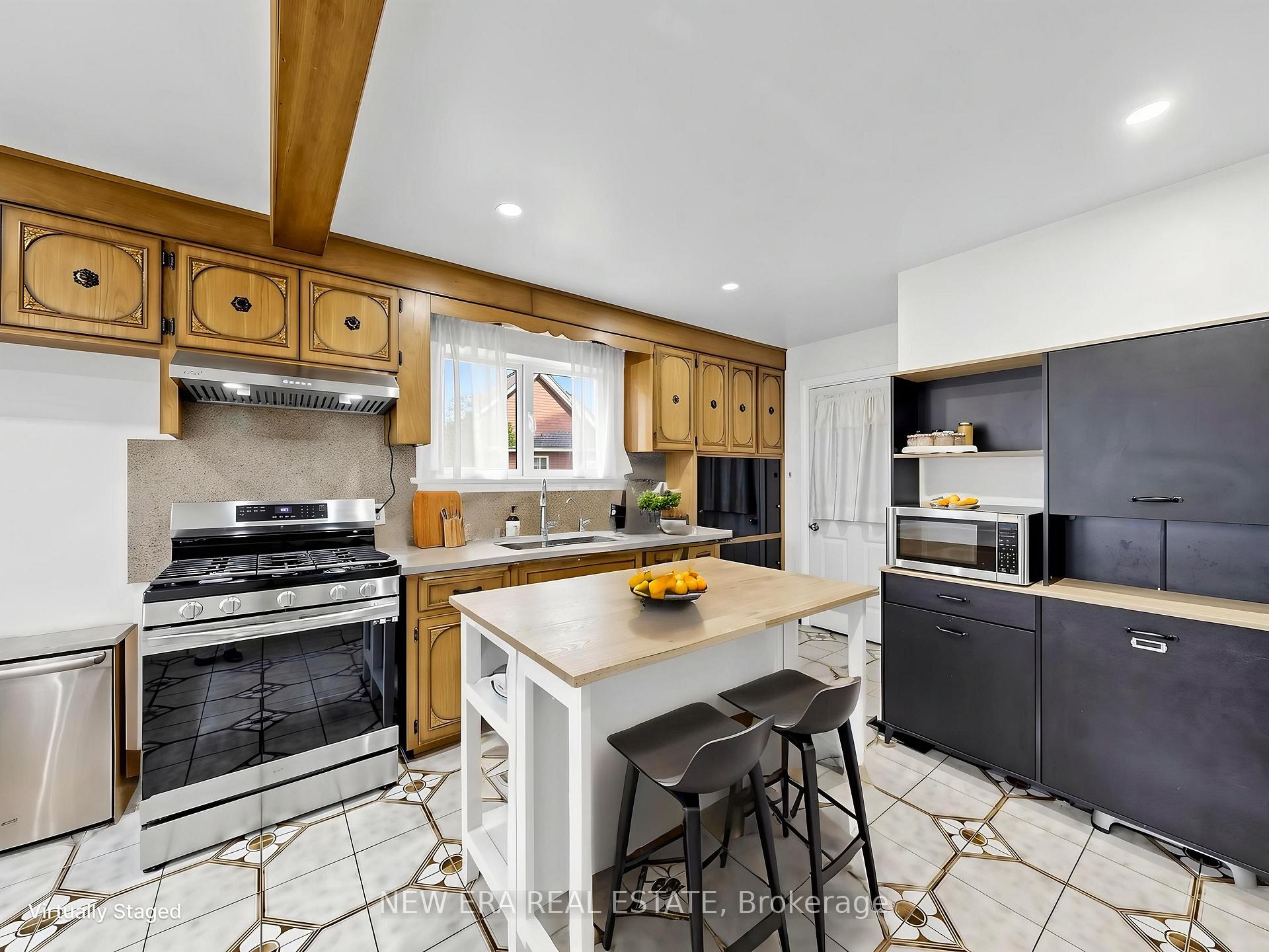 48 Christopher Drive, Cambridge — photo 5 of 5