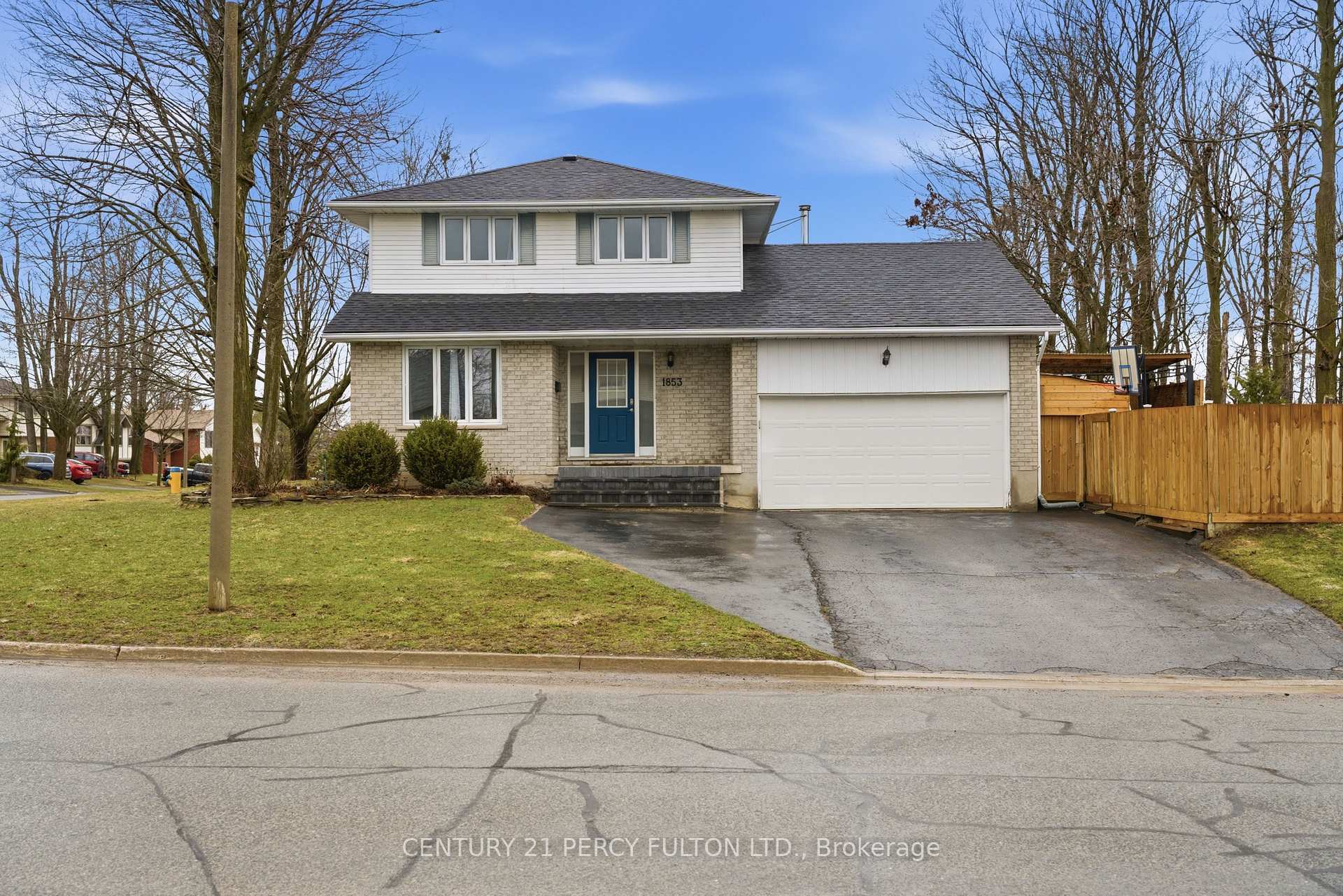 1853 Mapleridge Drive, Peterborough — photo 2 of 5