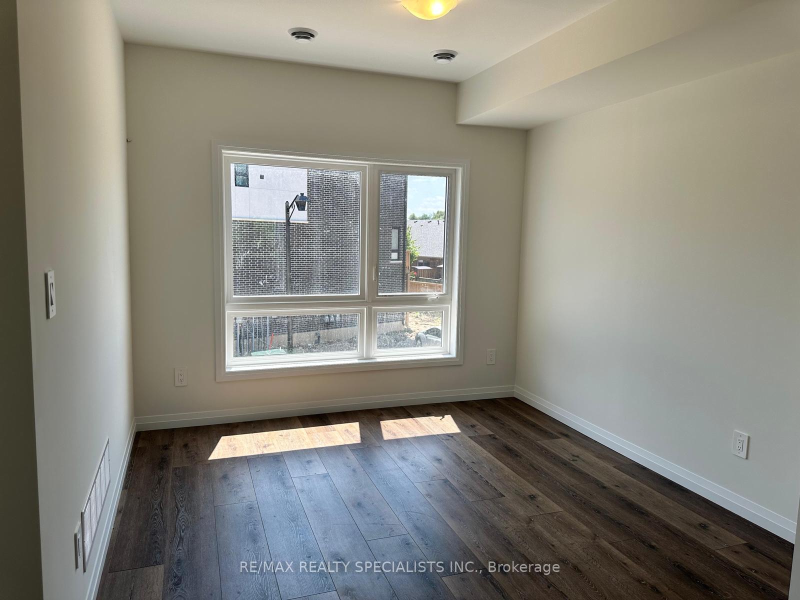 720 Grey Street 19, Brantford — photo 3 of 5